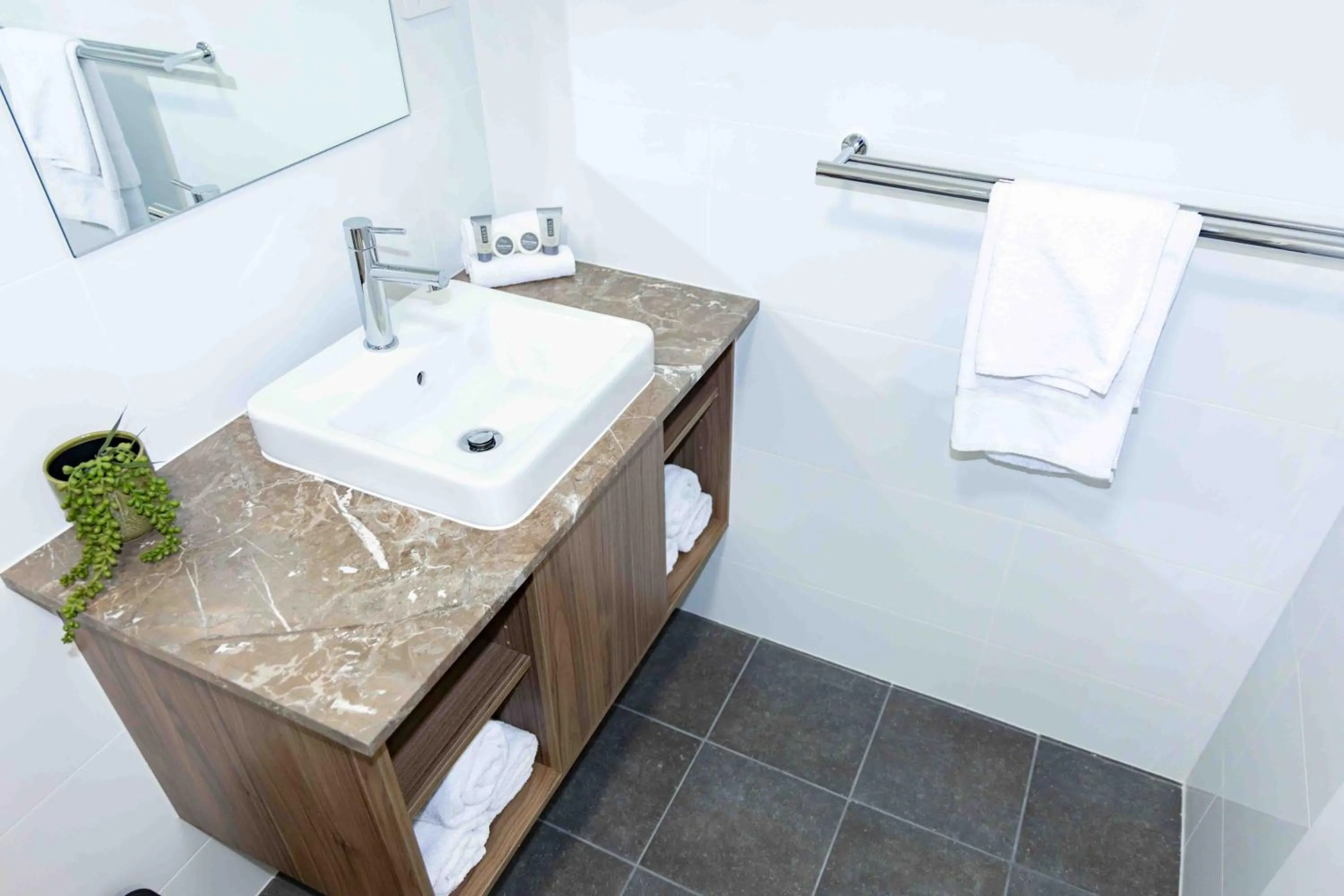 Bathroom in The Metropolitan Hotel