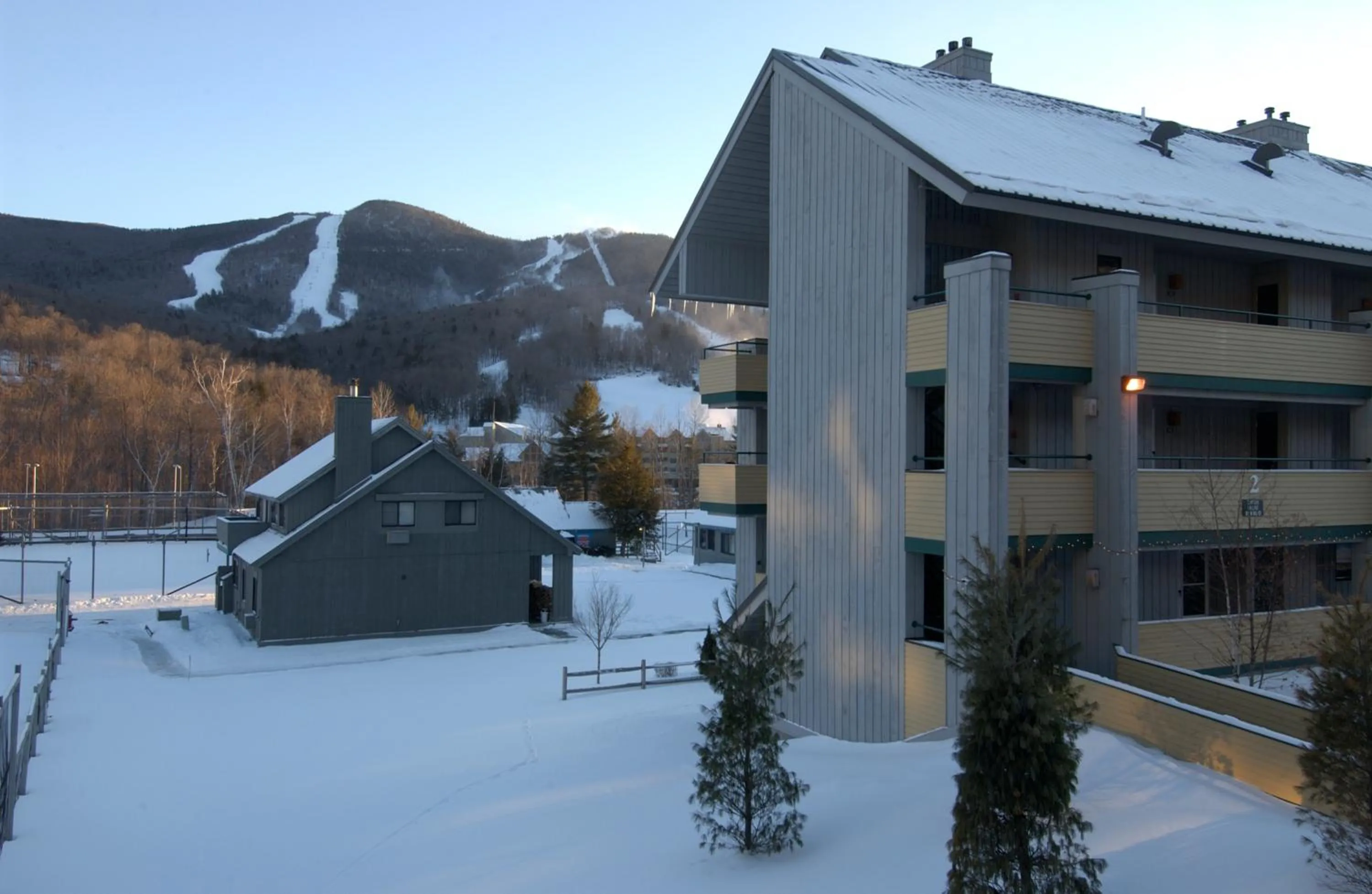 Facade/entrance in Village of Loon Mountain