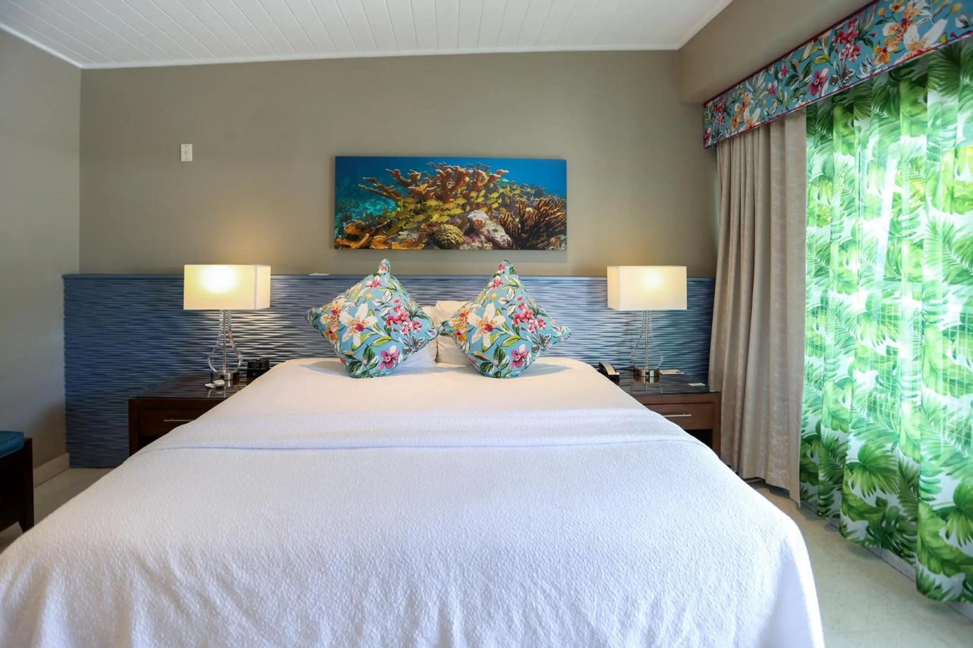 Bed in Orchid Key Inn - Adults Only