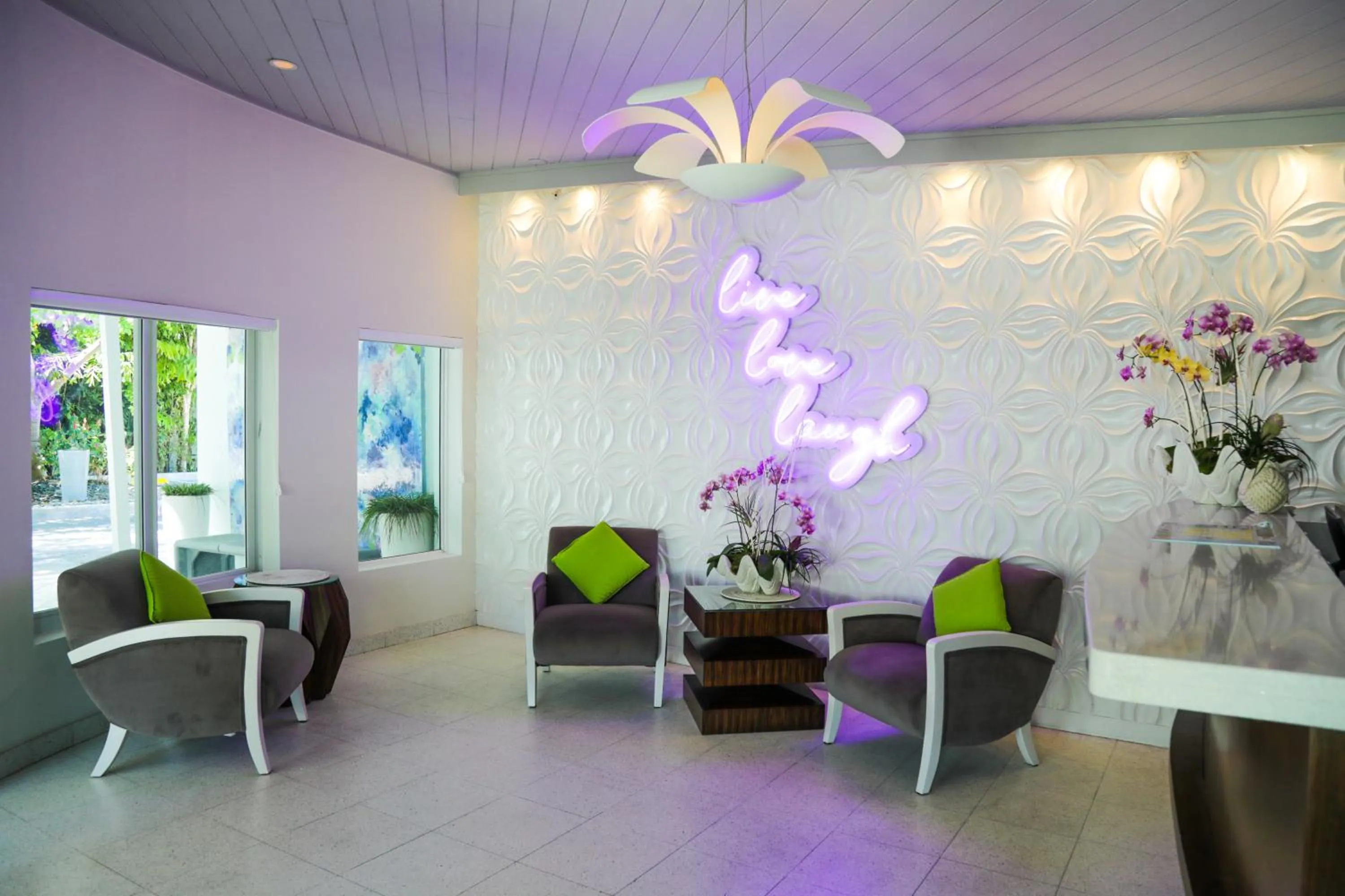 Orchid Key Inn - Adults Only