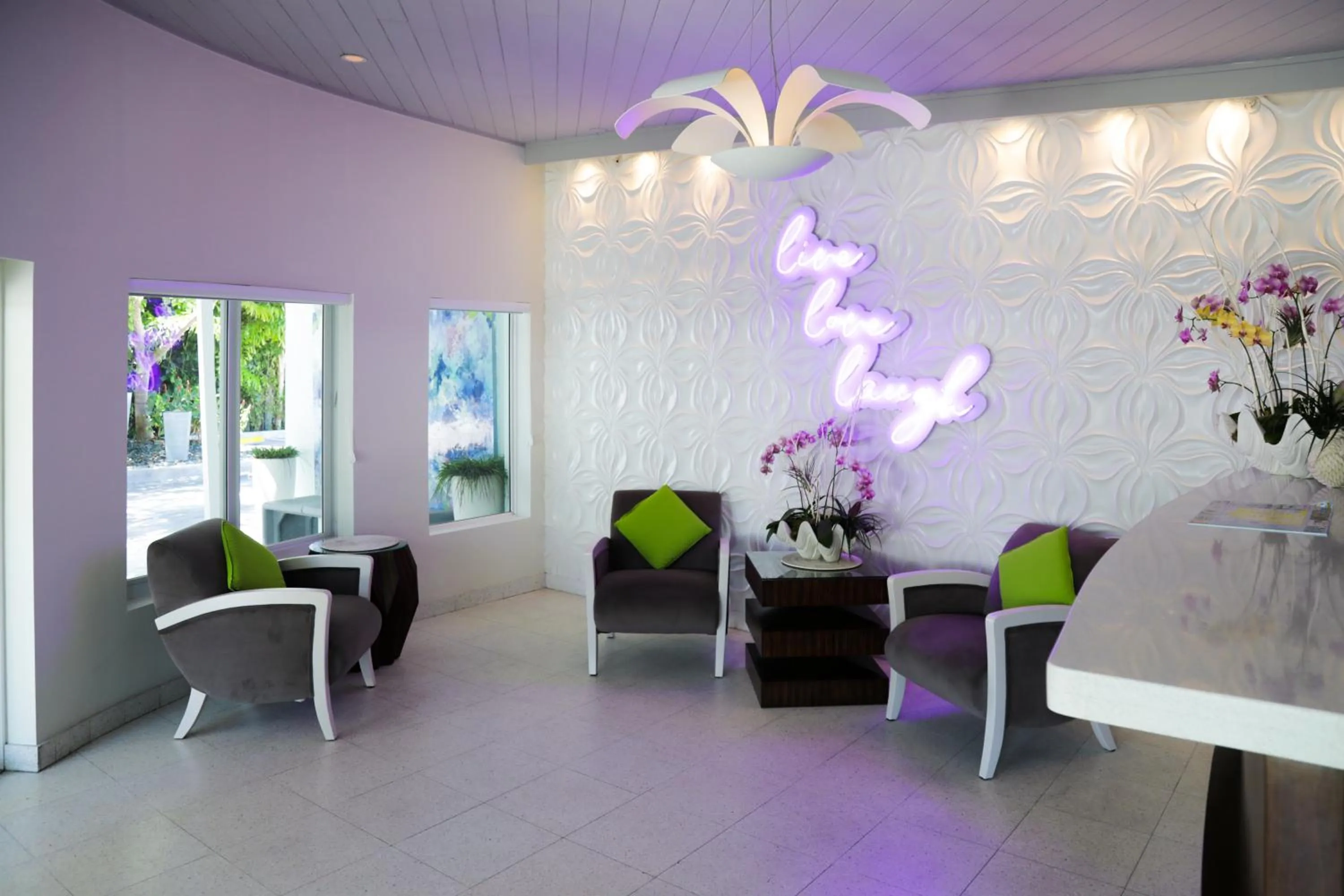 Orchid Key Inn - Adults Only