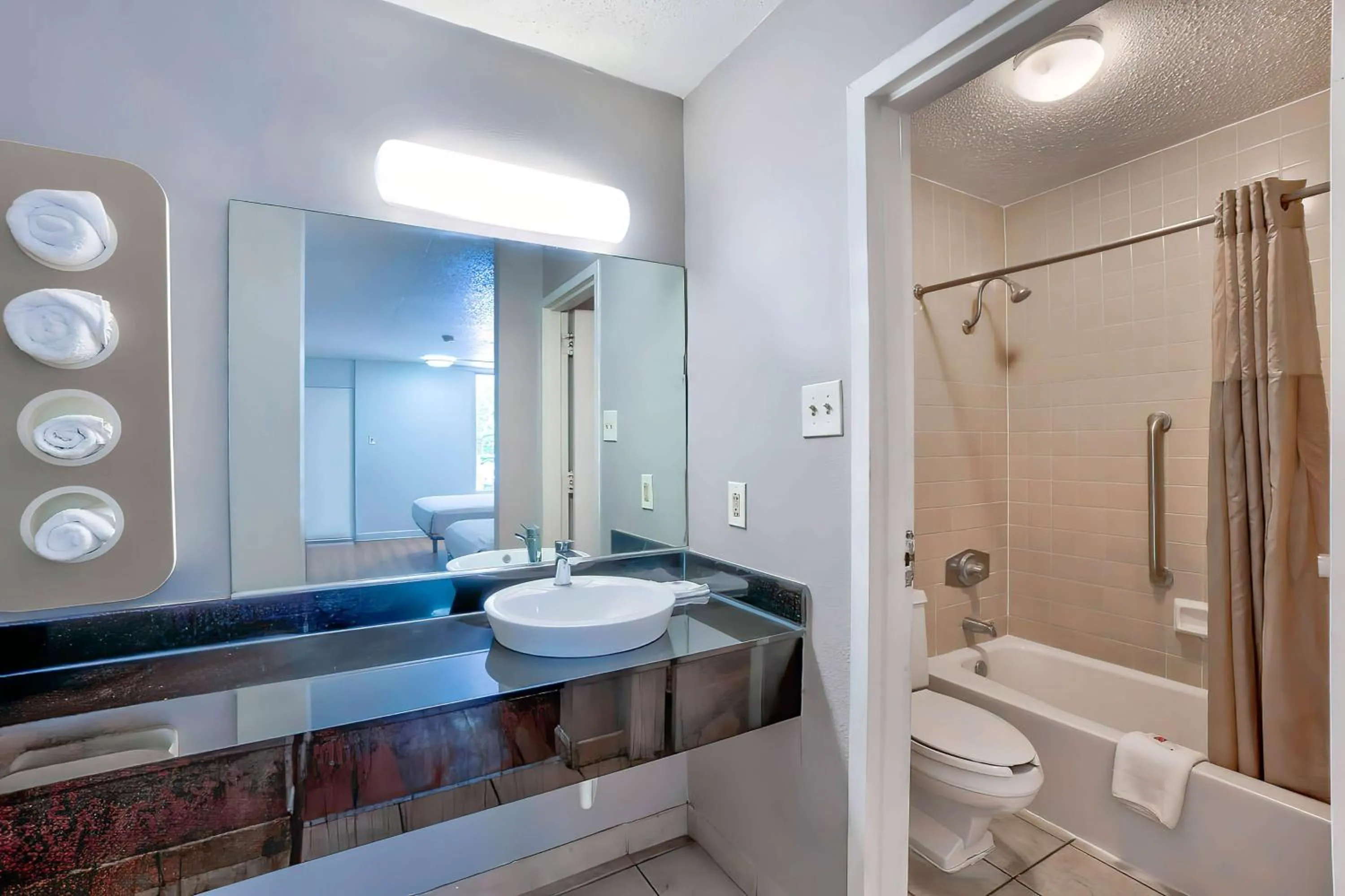 Bathroom in Motel 6-Gainesville, FL