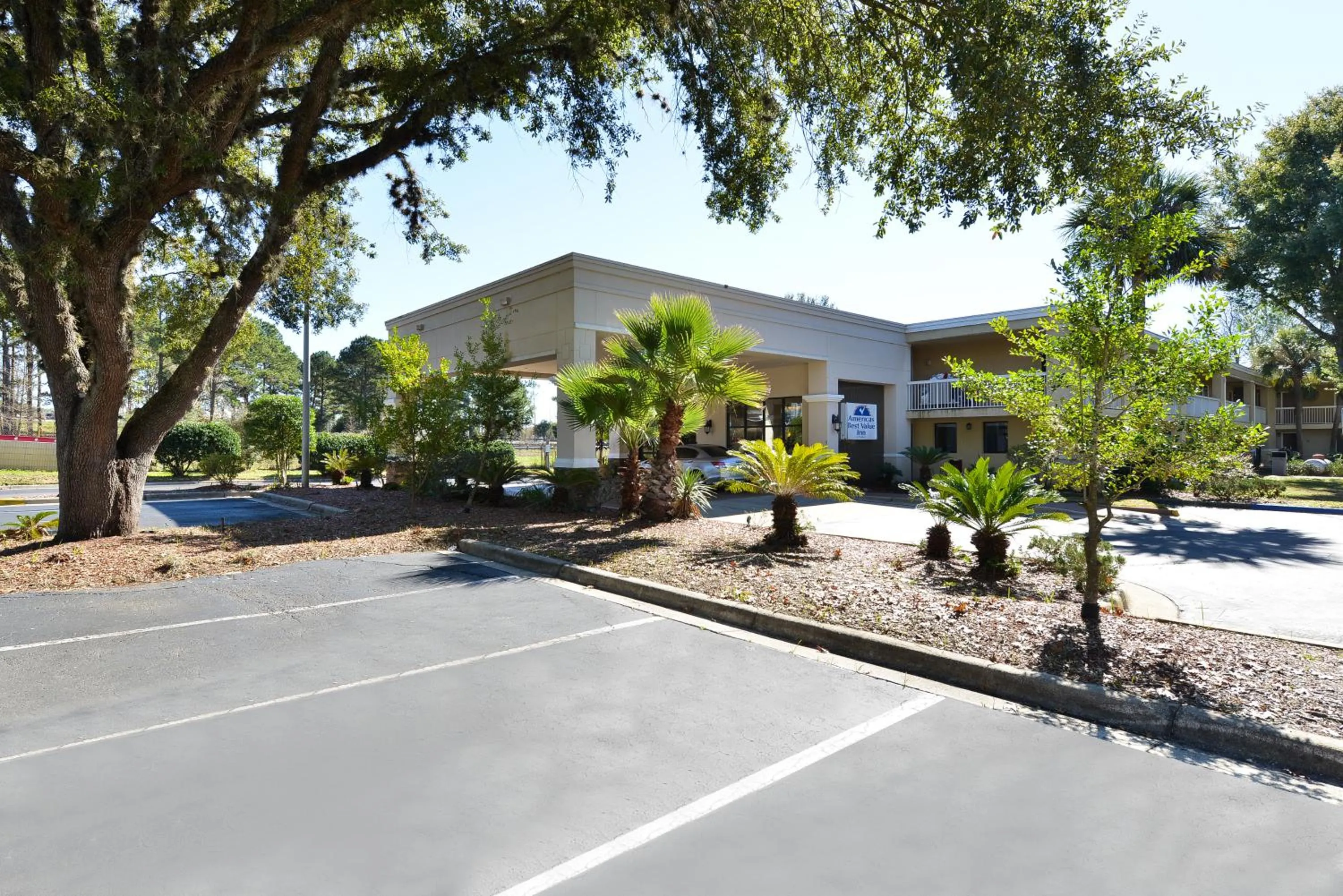 Facade/entrance in Motel 6-Gainesville, FL