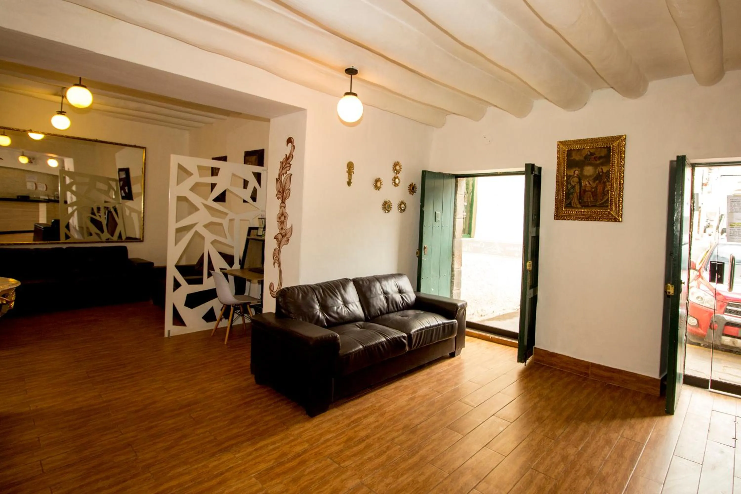 Living room in Cusco Plaza Nazarenas