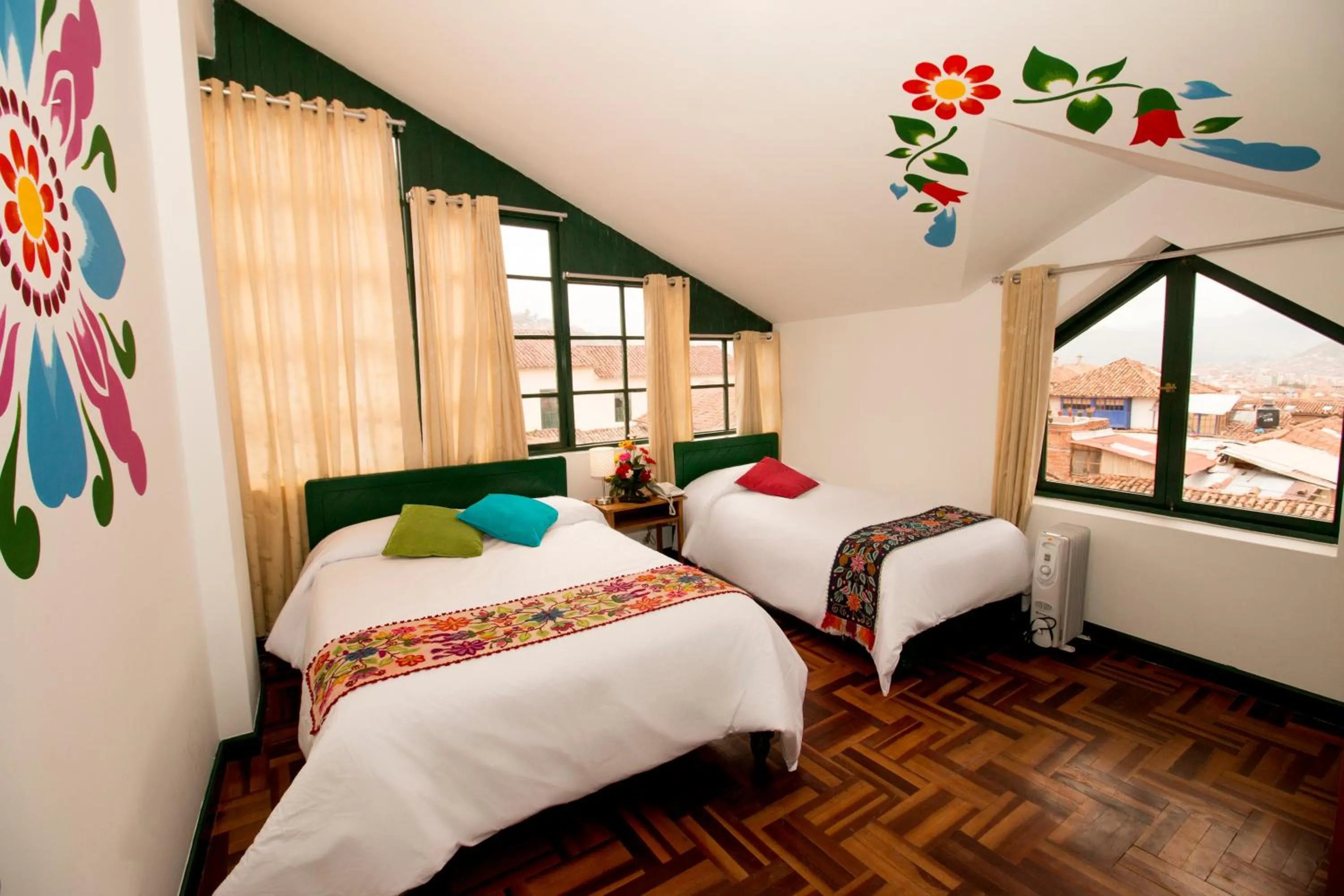 Photo of the whole room, Bed in Cusco Plaza Nazarenas