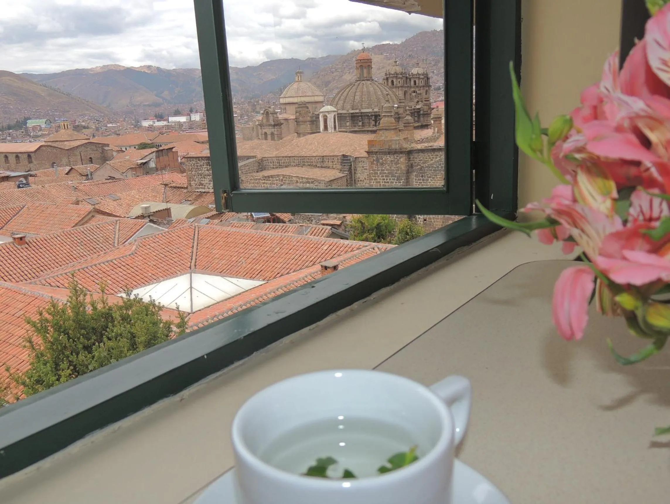 Food and drinks in Cusco Plaza Nazarenas