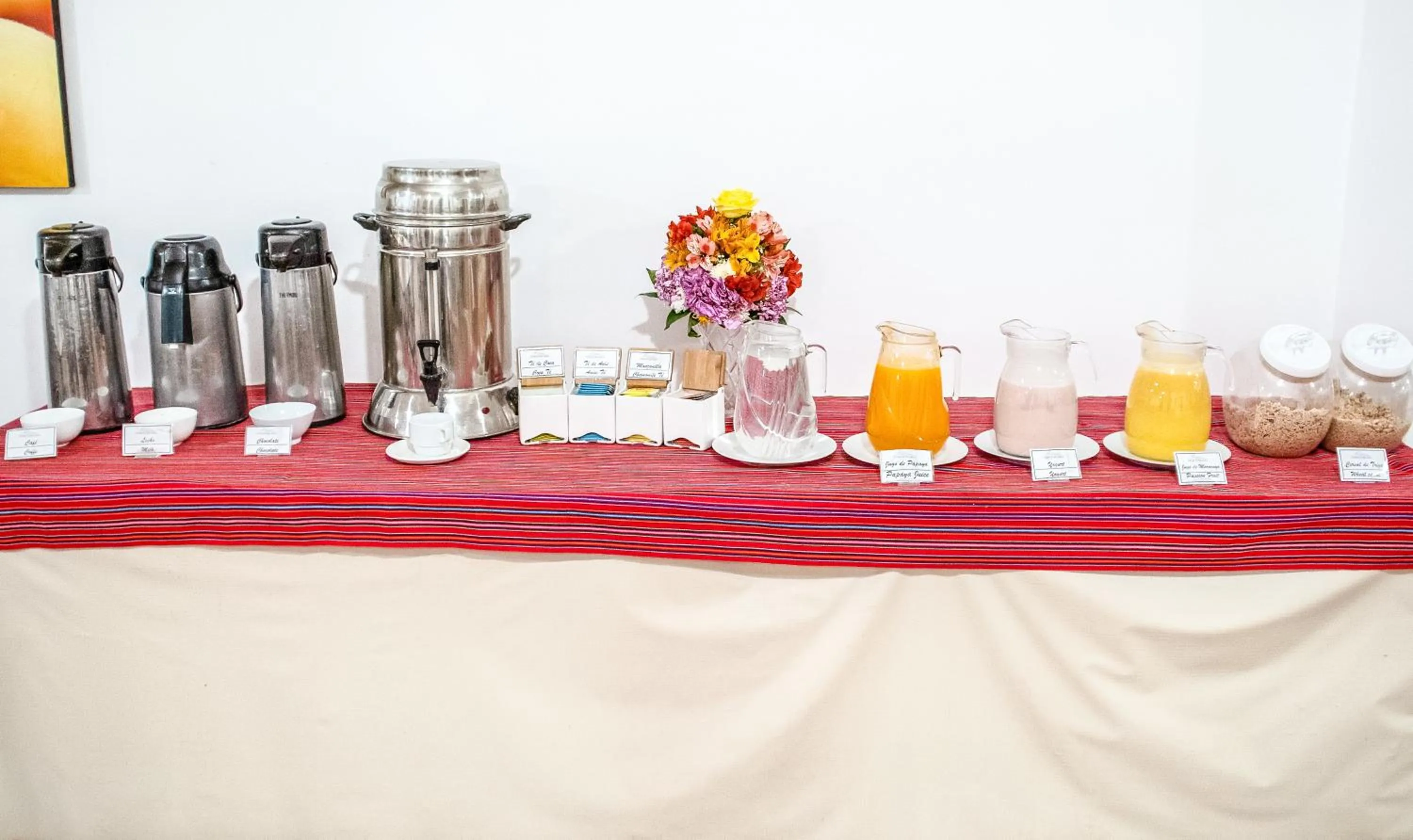 Food and drinks in Cusco Plaza Nazarenas