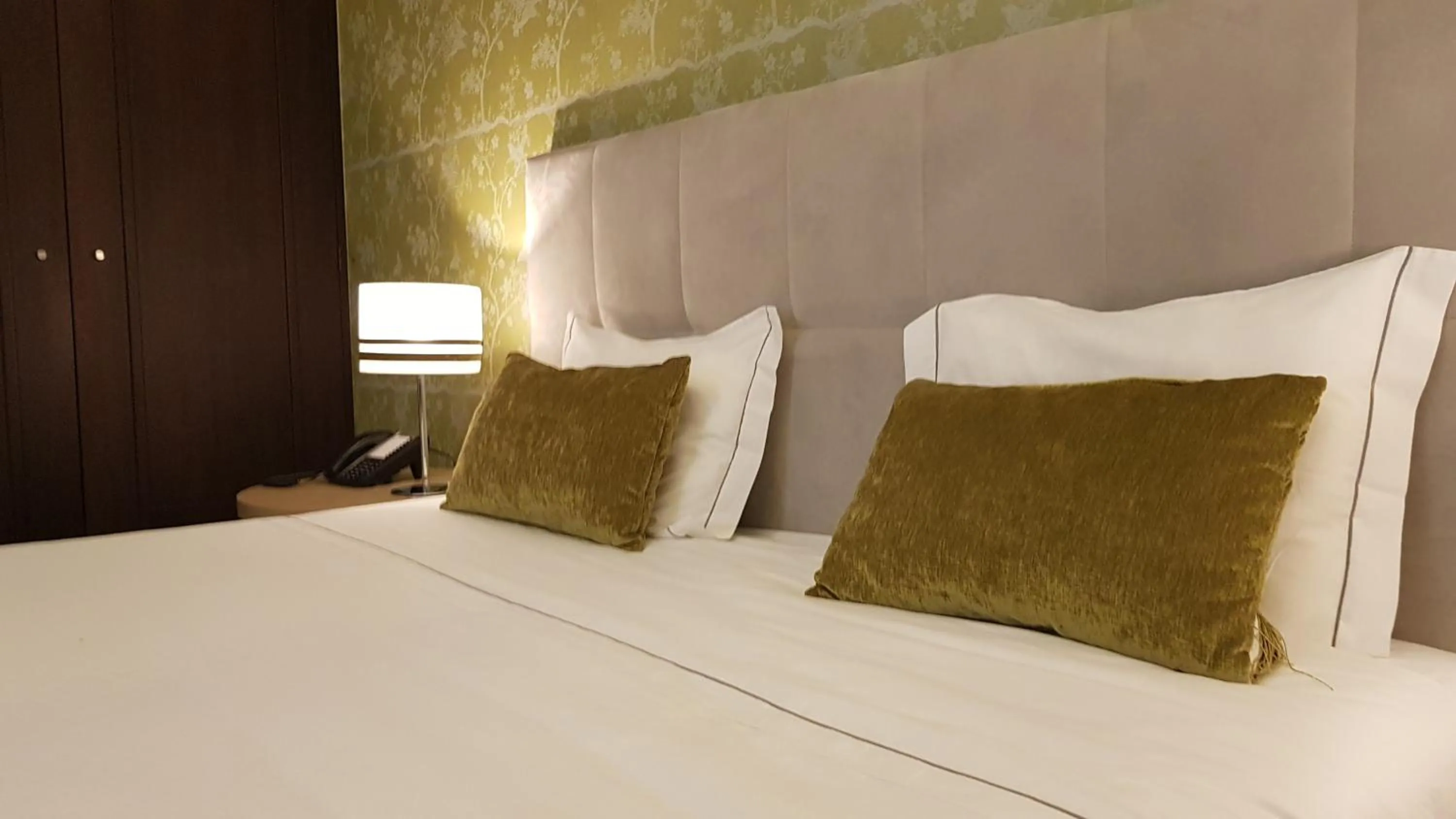 Bed in Santa Cruz Village Hotel