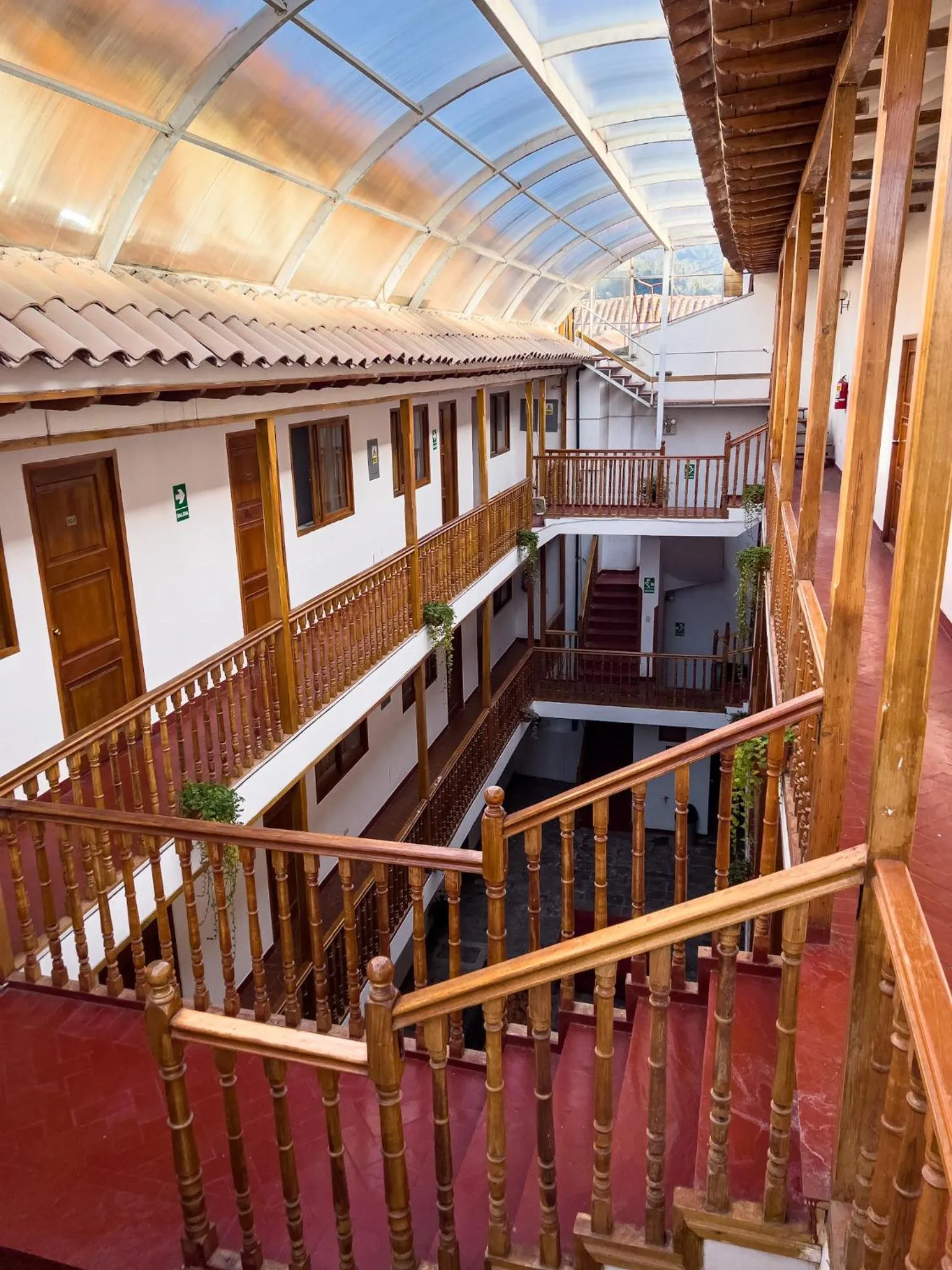 Inner courtyard view in Hotel Cusco Plaza Saphi