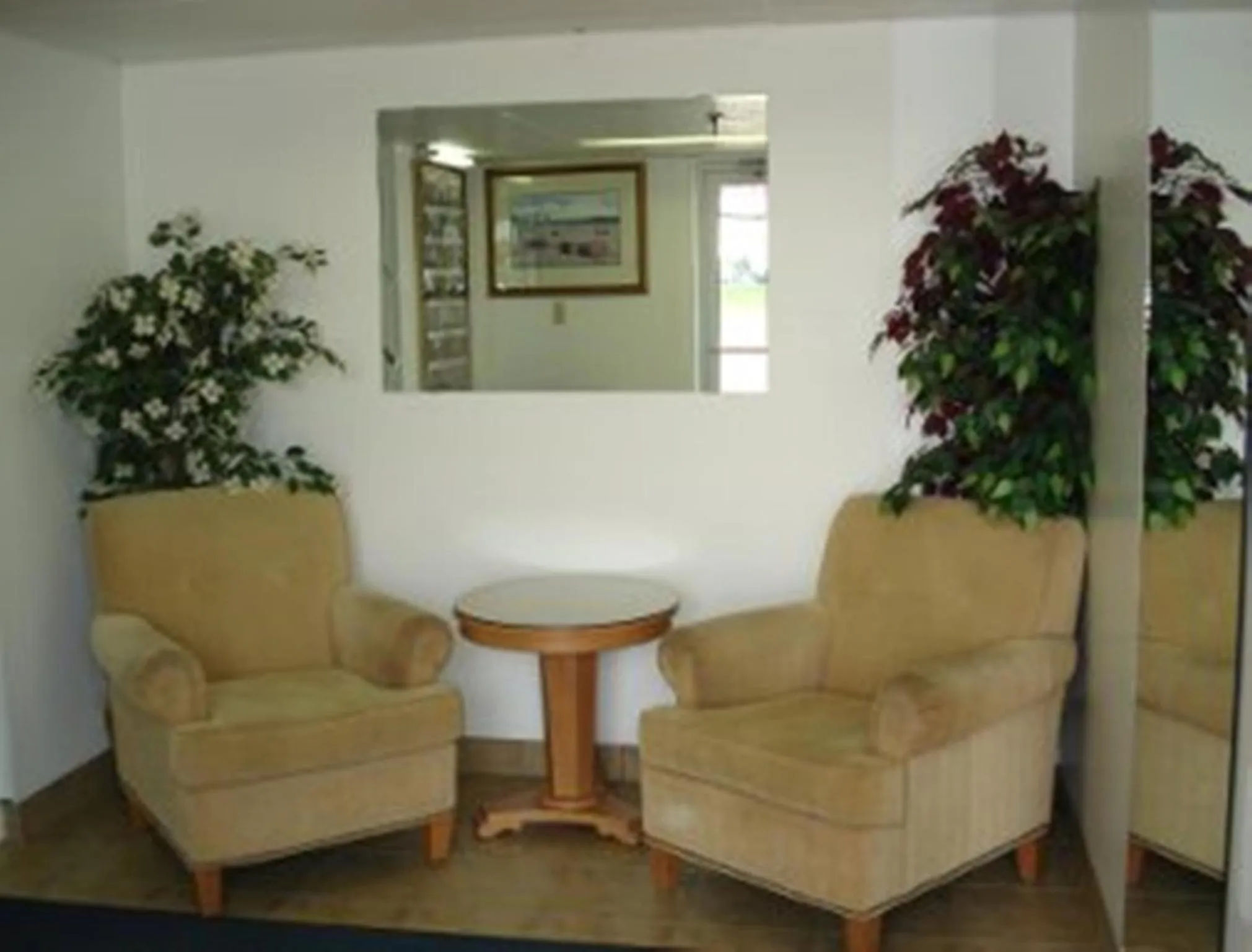 Seating area in MOOSEJAW INN