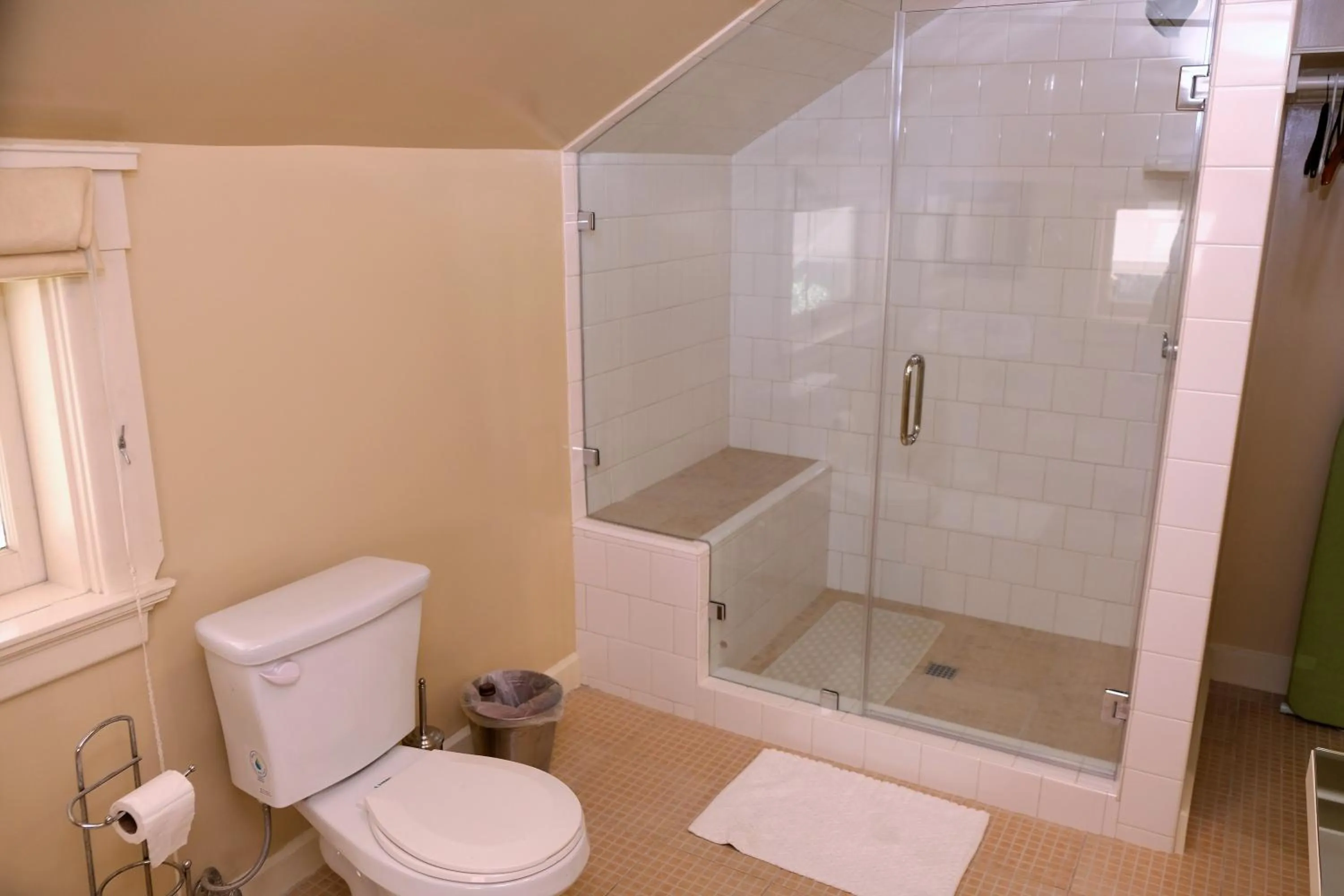 Shower in Arroyo Vista Inn