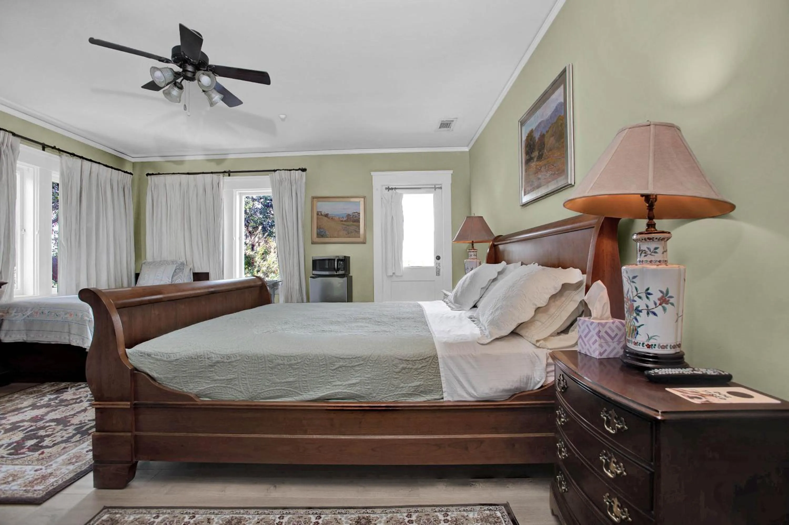 Bed in Arroyo Vista Inn