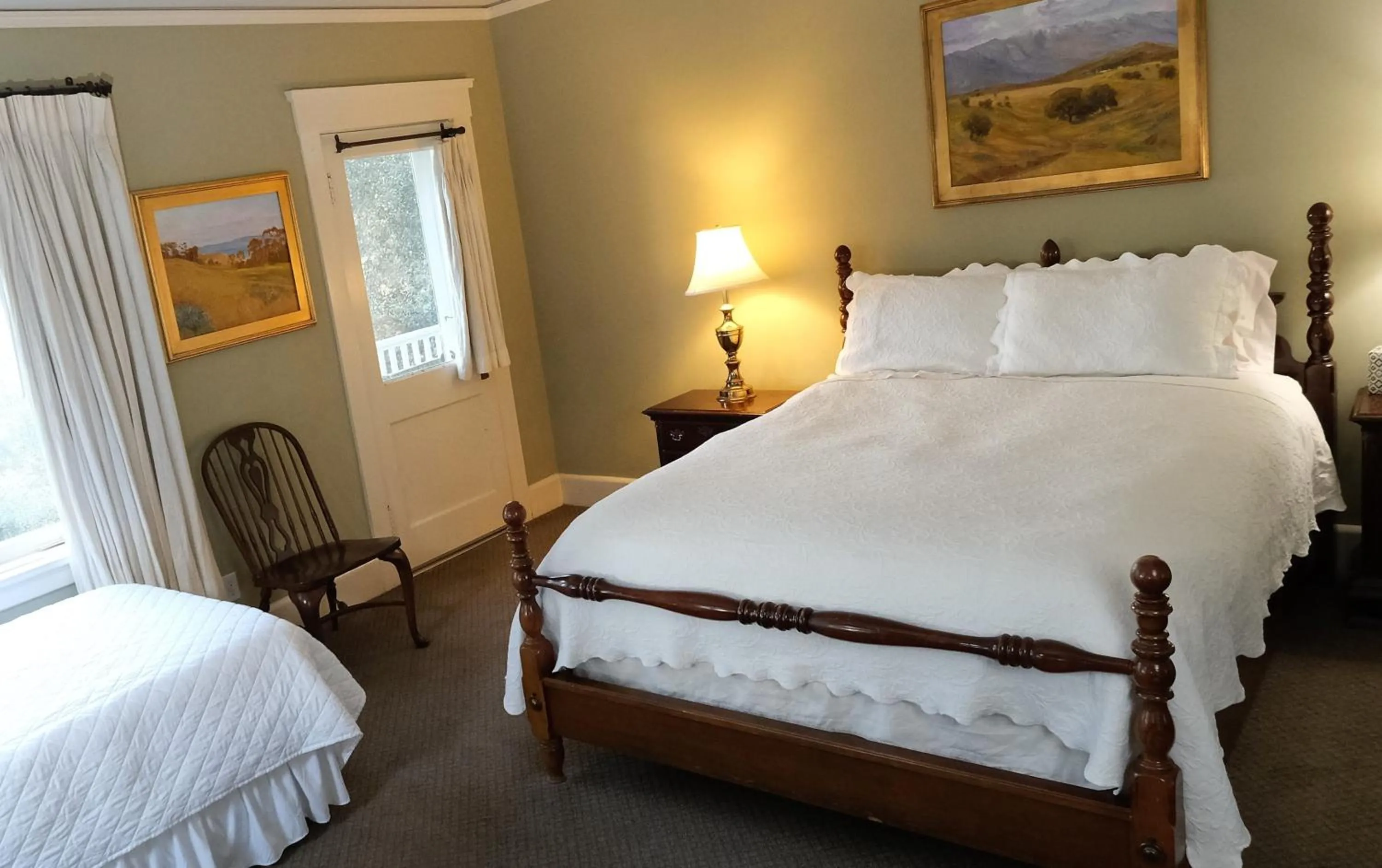 Bed in Arroyo Vista Inn