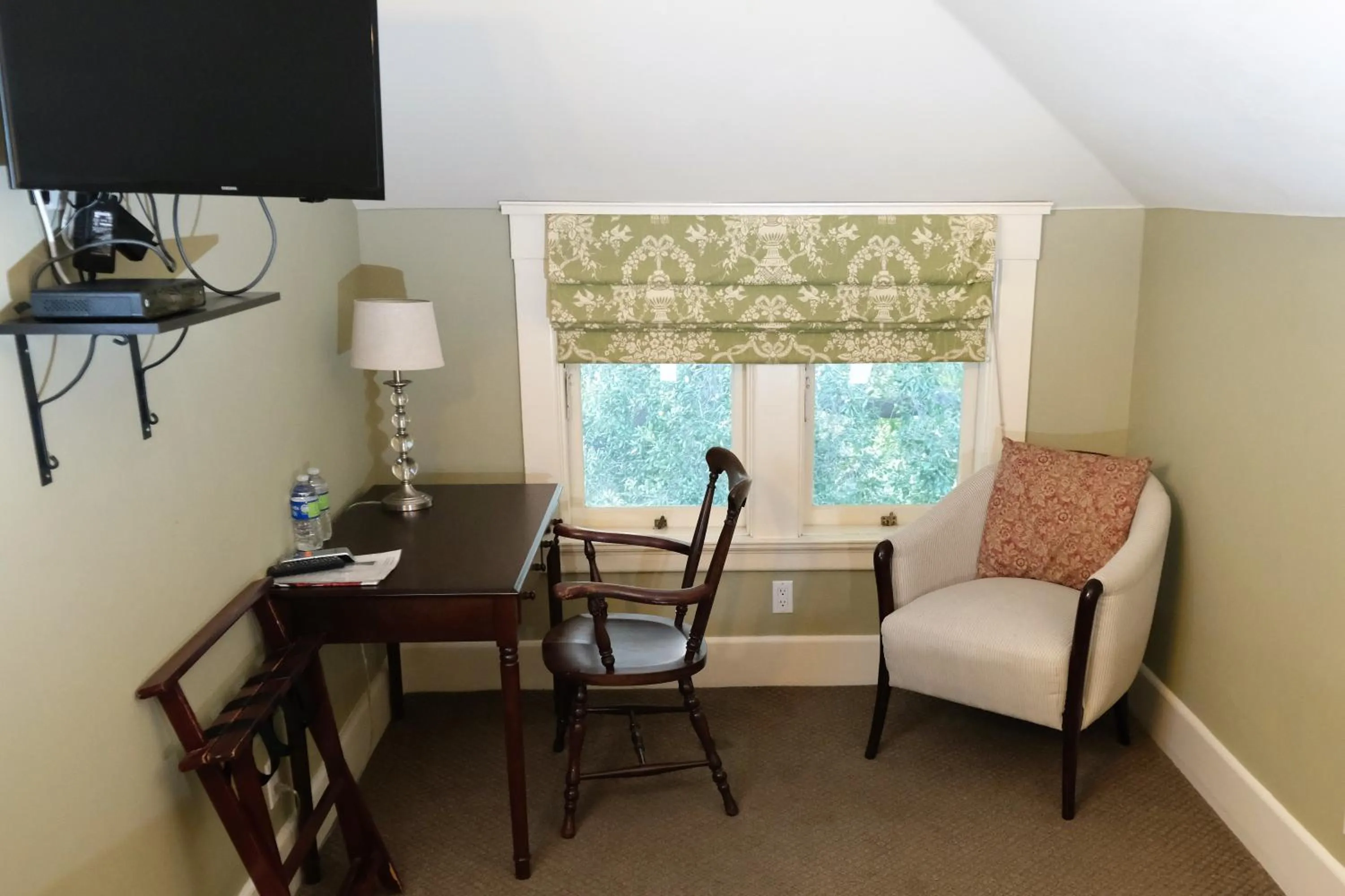 TV and multimedia in Arroyo Vista Inn