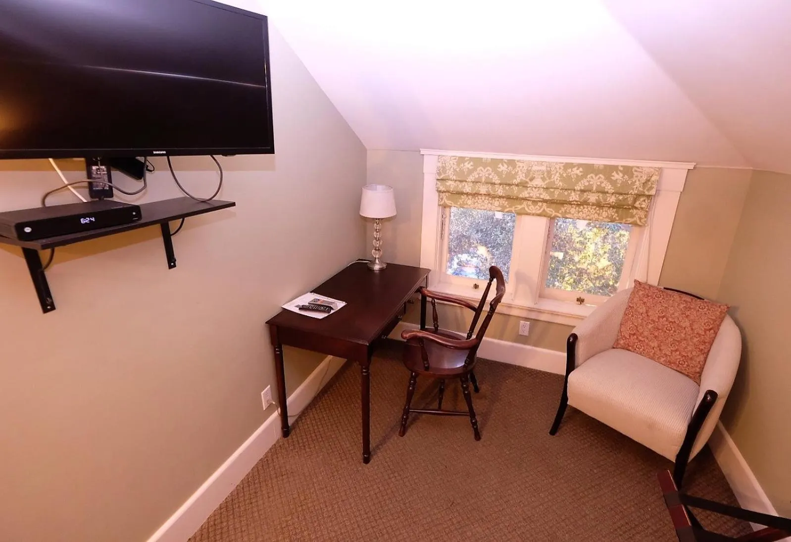 TV and multimedia in Arroyo Vista Inn