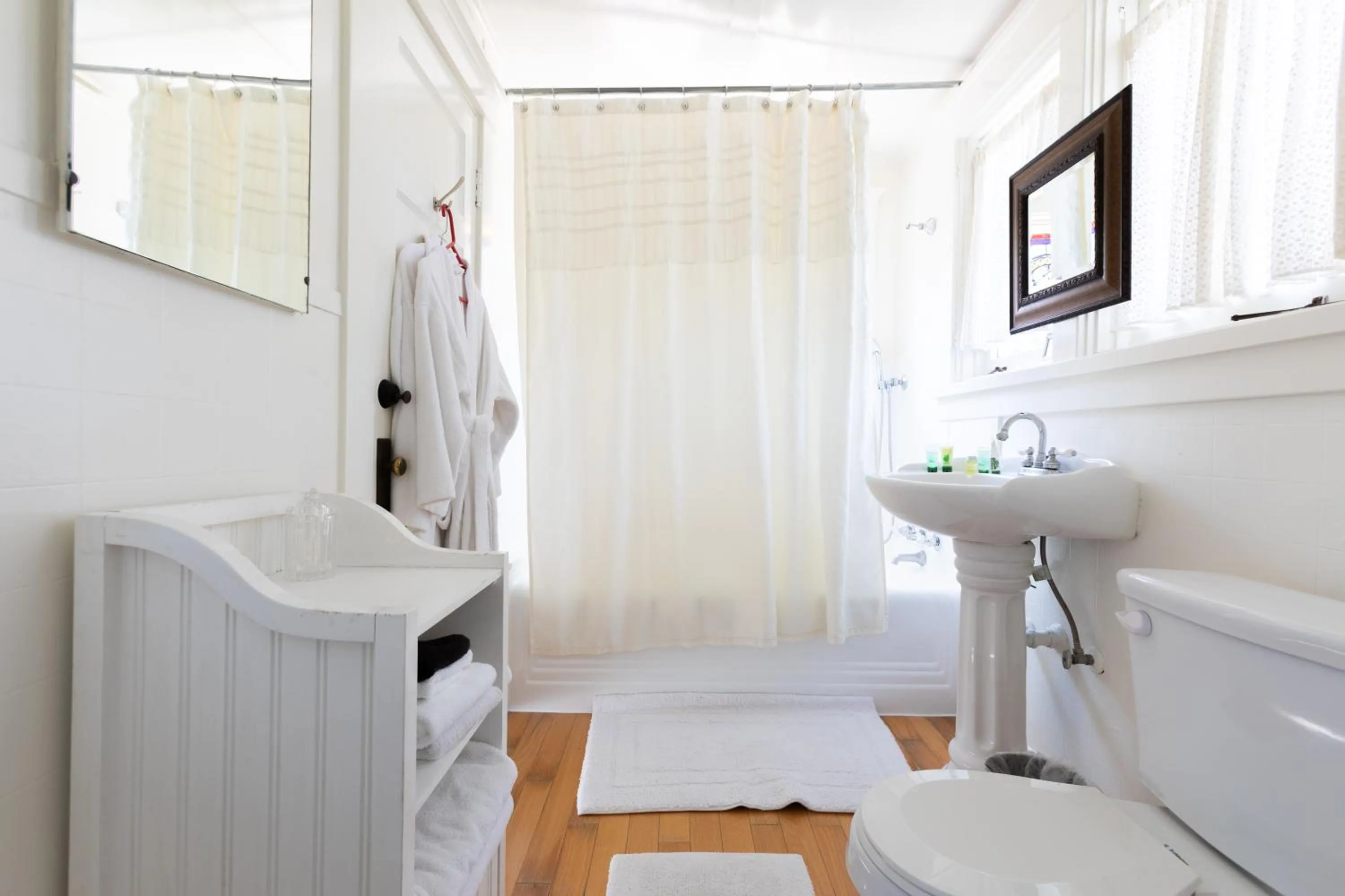 Toilet in Arroyo Vista Inn