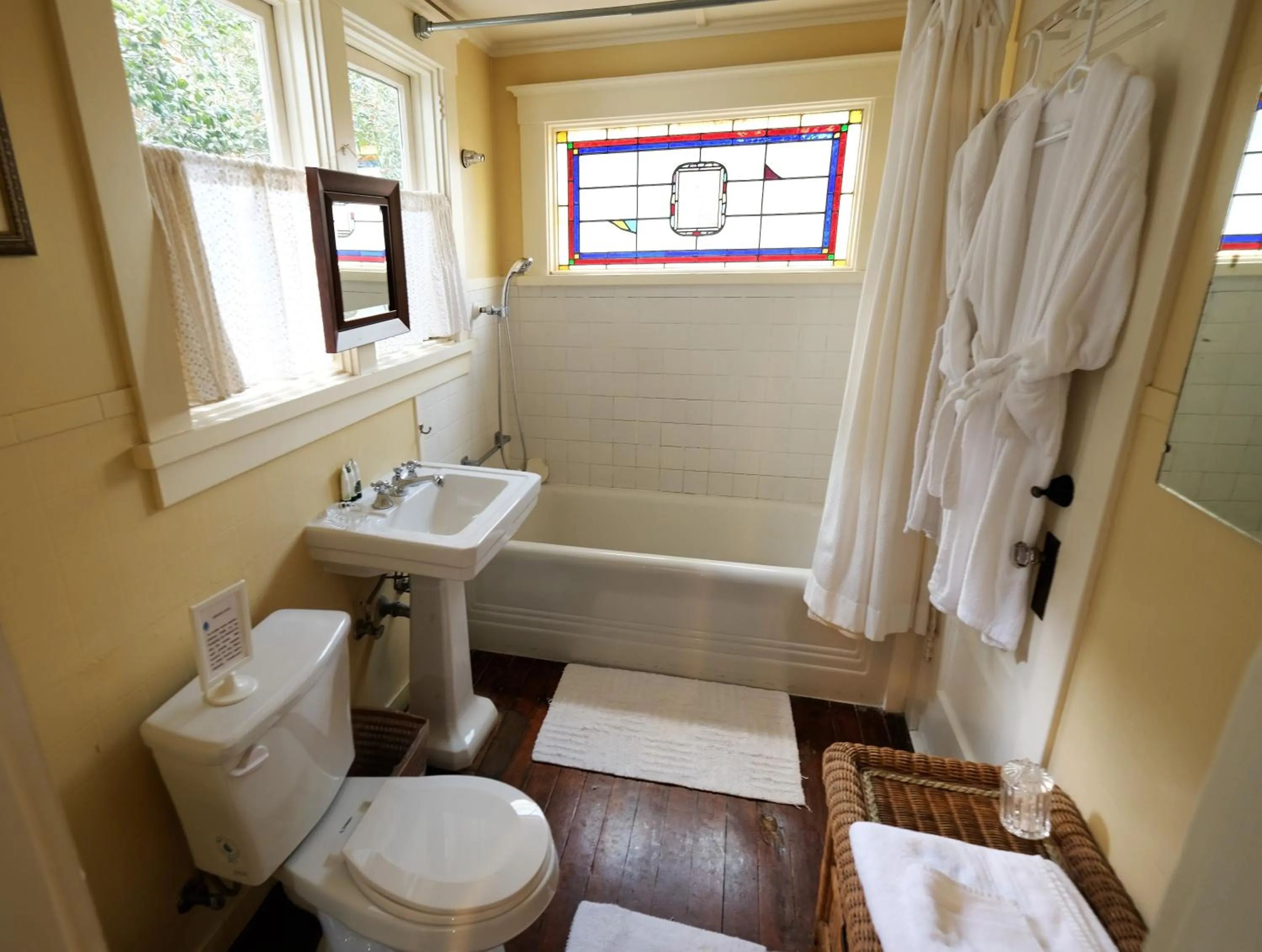 Shower in Arroyo Vista Inn