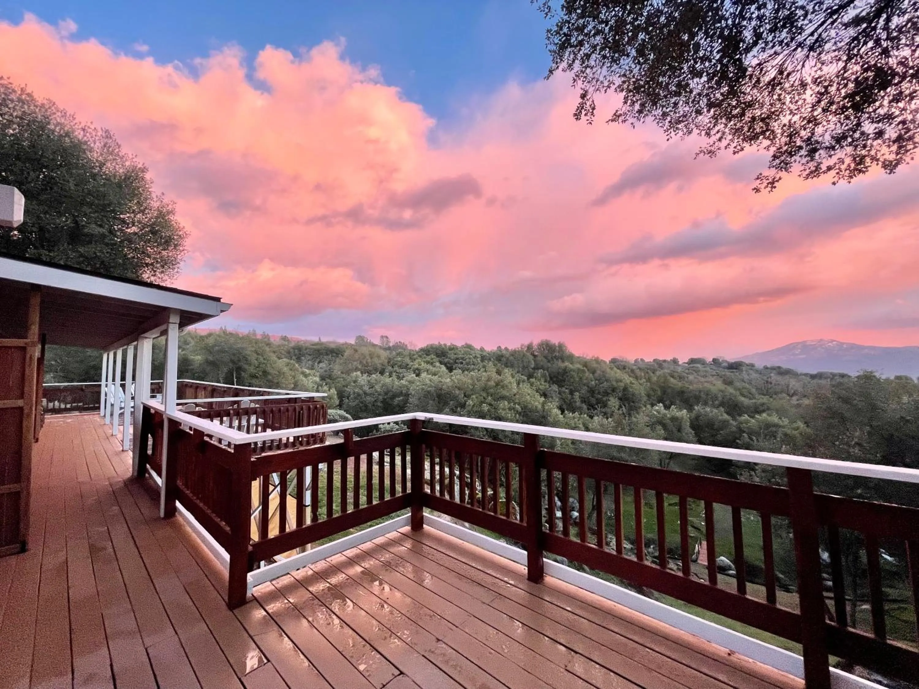 Sierra Mountain Lodge - Vacation Rentals - Yosemite