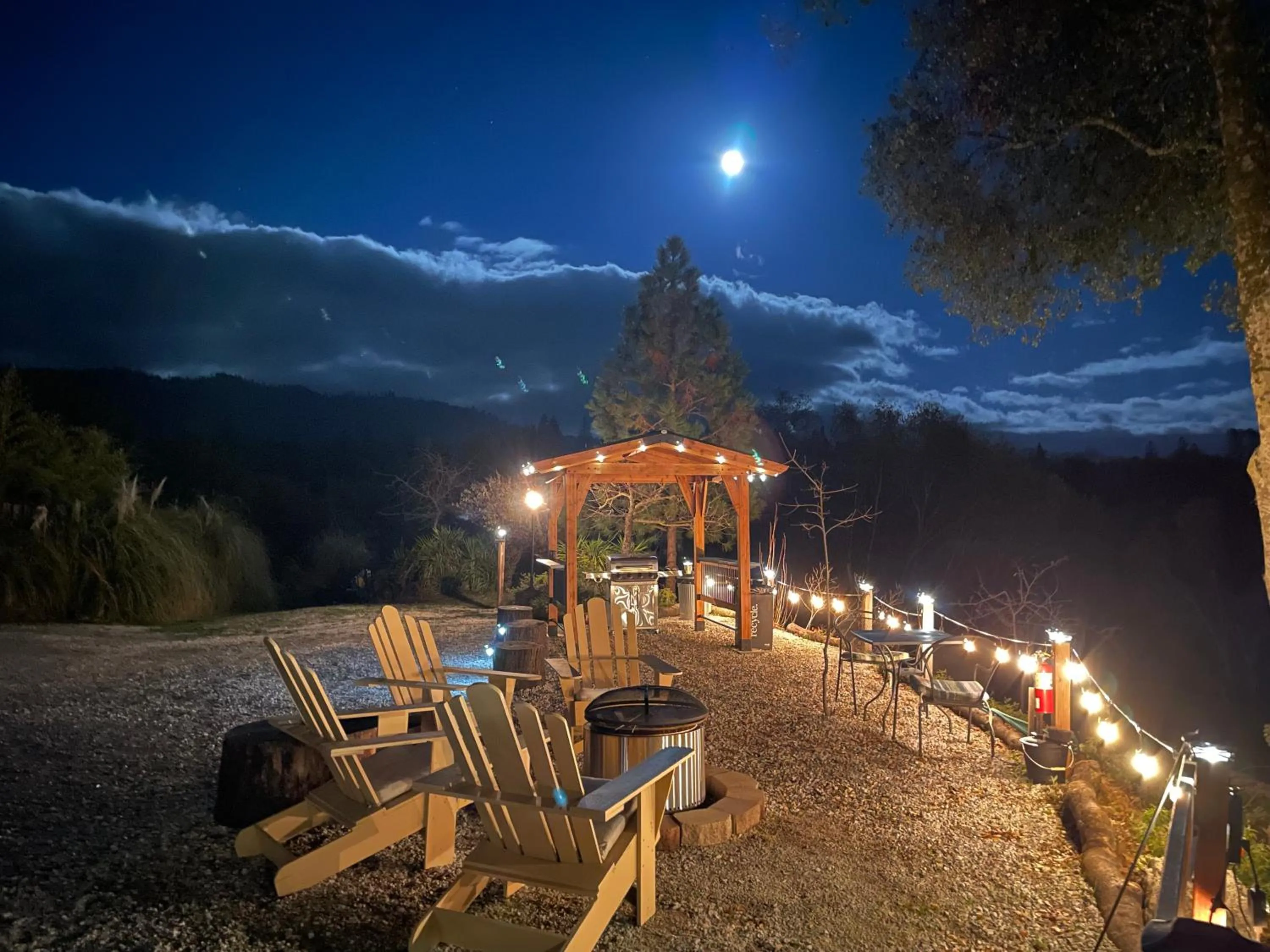 Sierra Mountain Lodge - Vacation Rentals - Yosemite