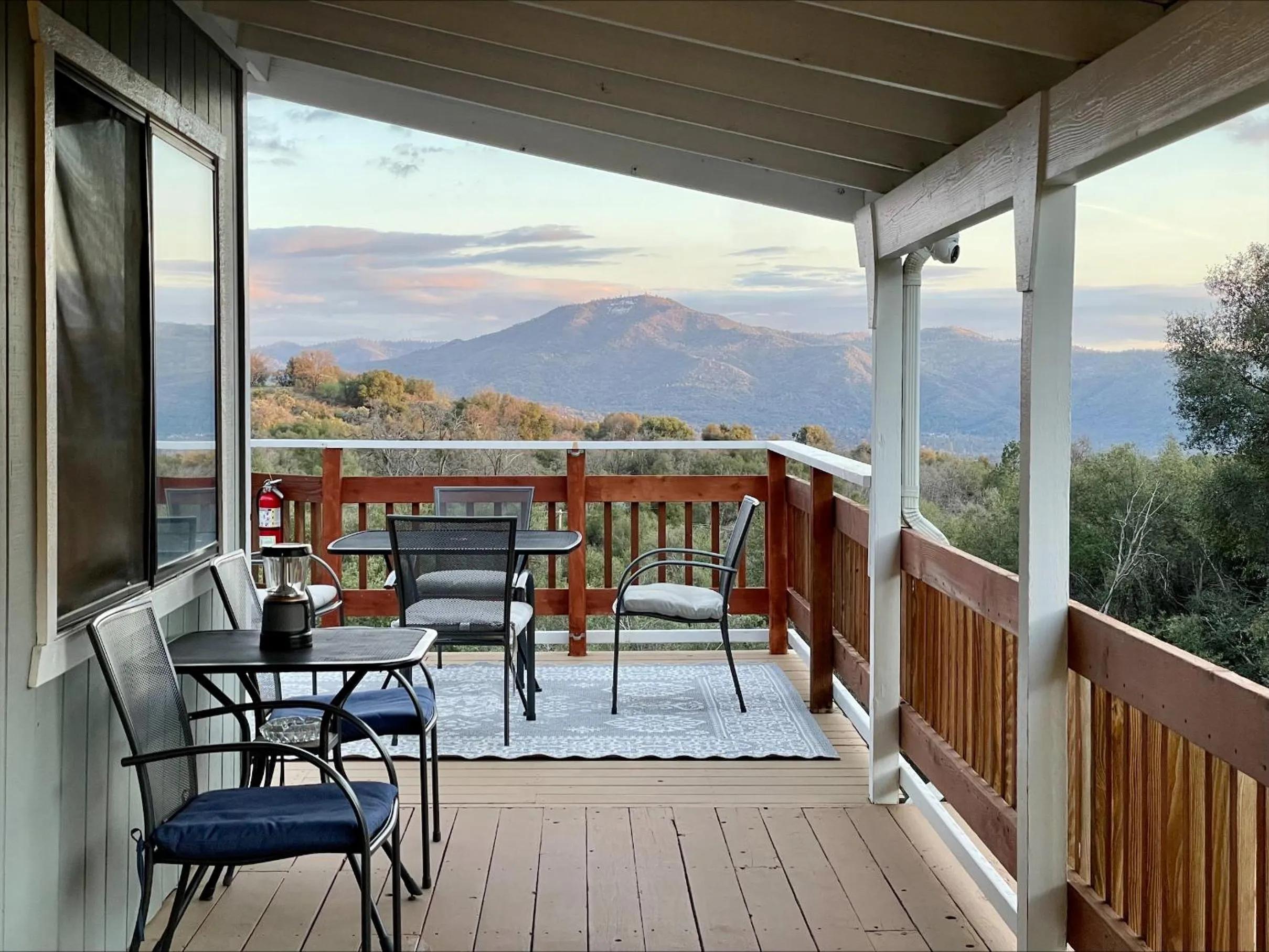 Sierra Mountain Lodge - Vacation Rentals - Yosemite