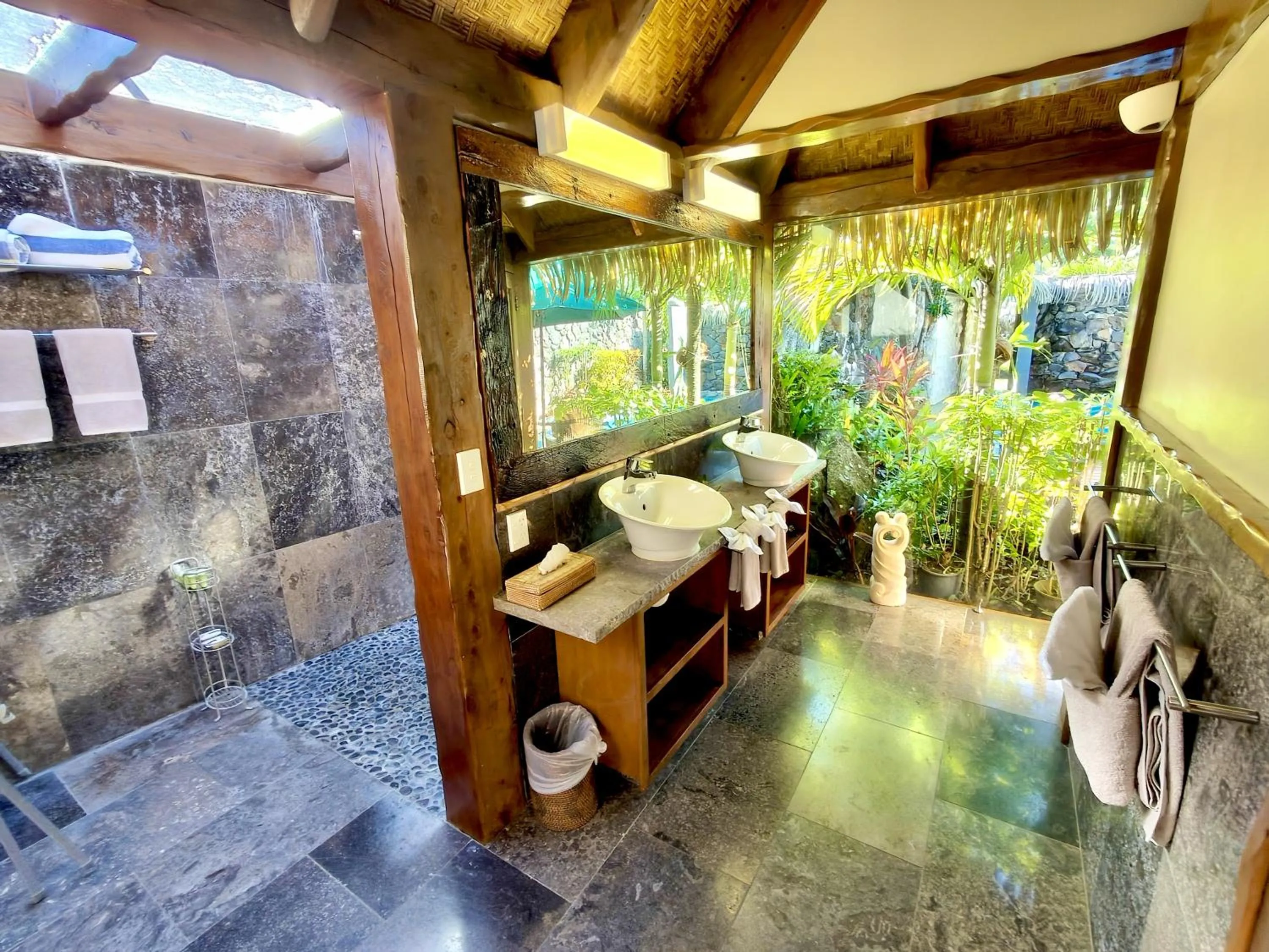 Garden in Aitutaki Escape