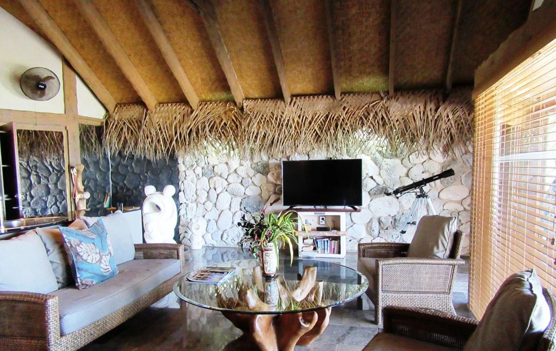 Living room in Aitutaki Escape