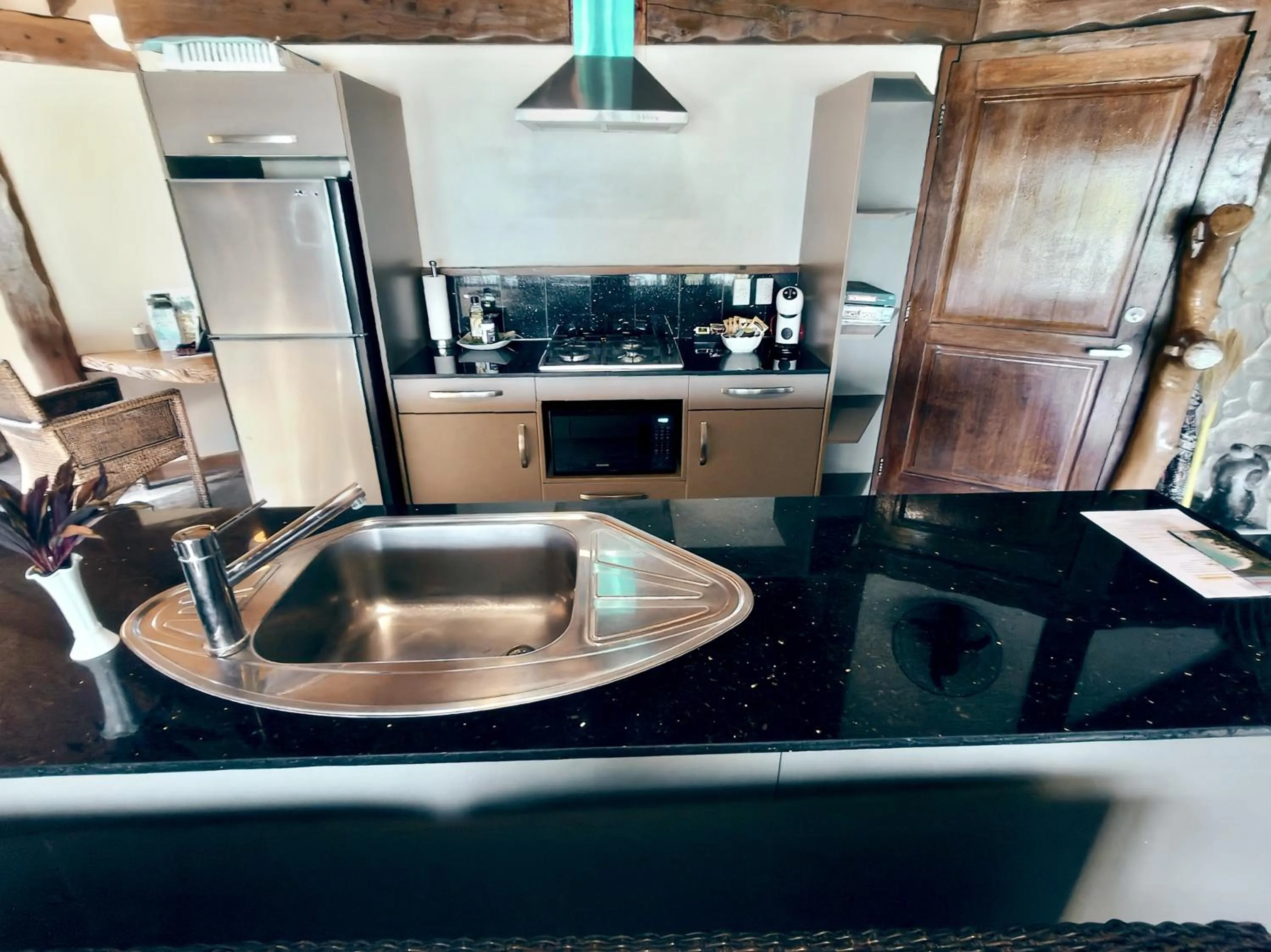 Kitchen or kitchenette in Aitutaki Escape