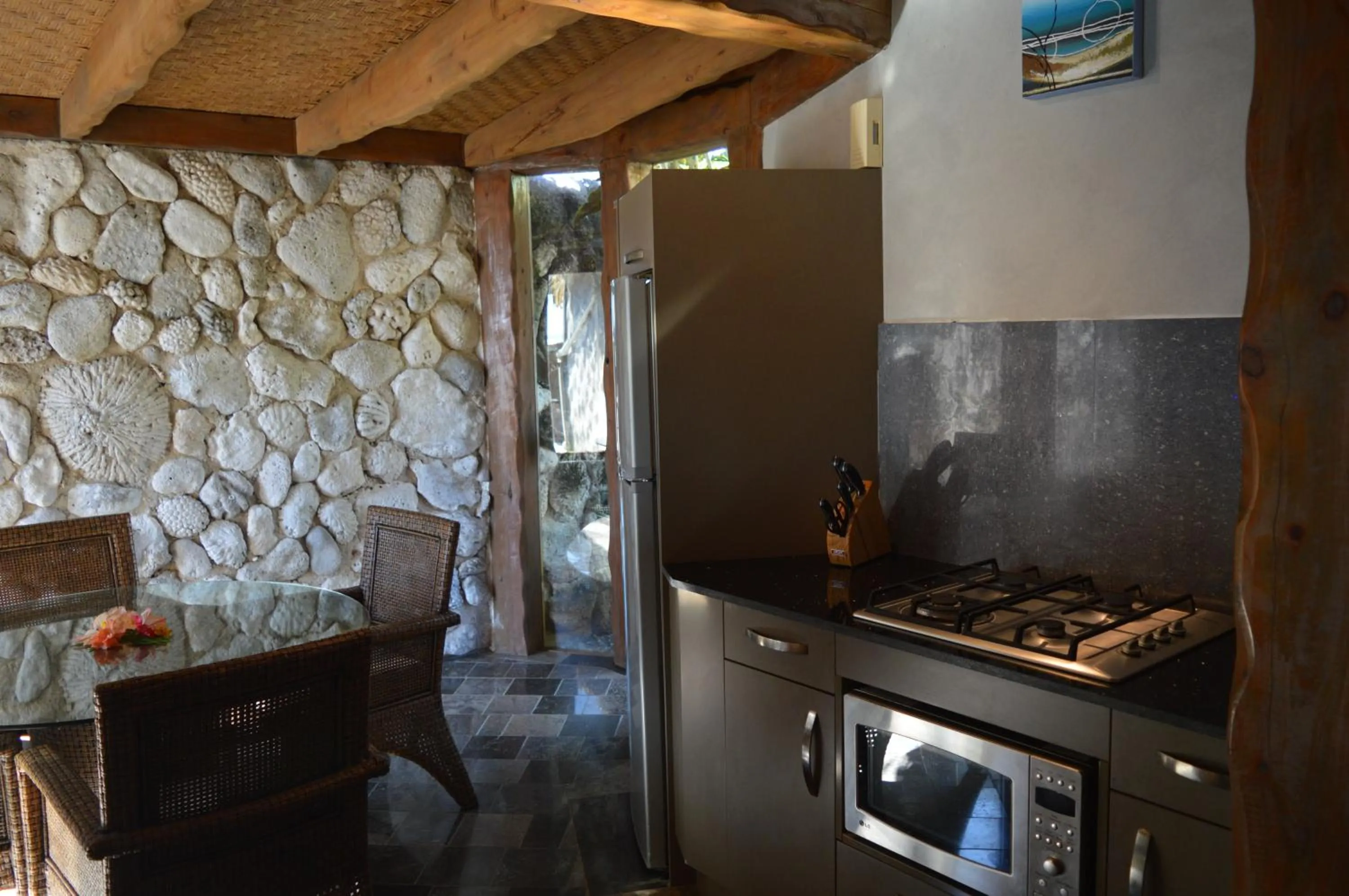 Kitchen or kitchenette in Aitutaki Escape