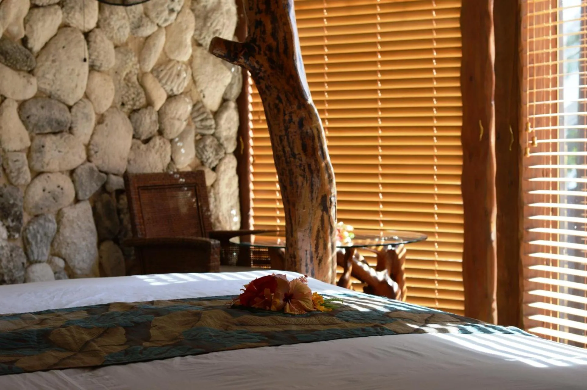 Bed in Aitutaki Escape
