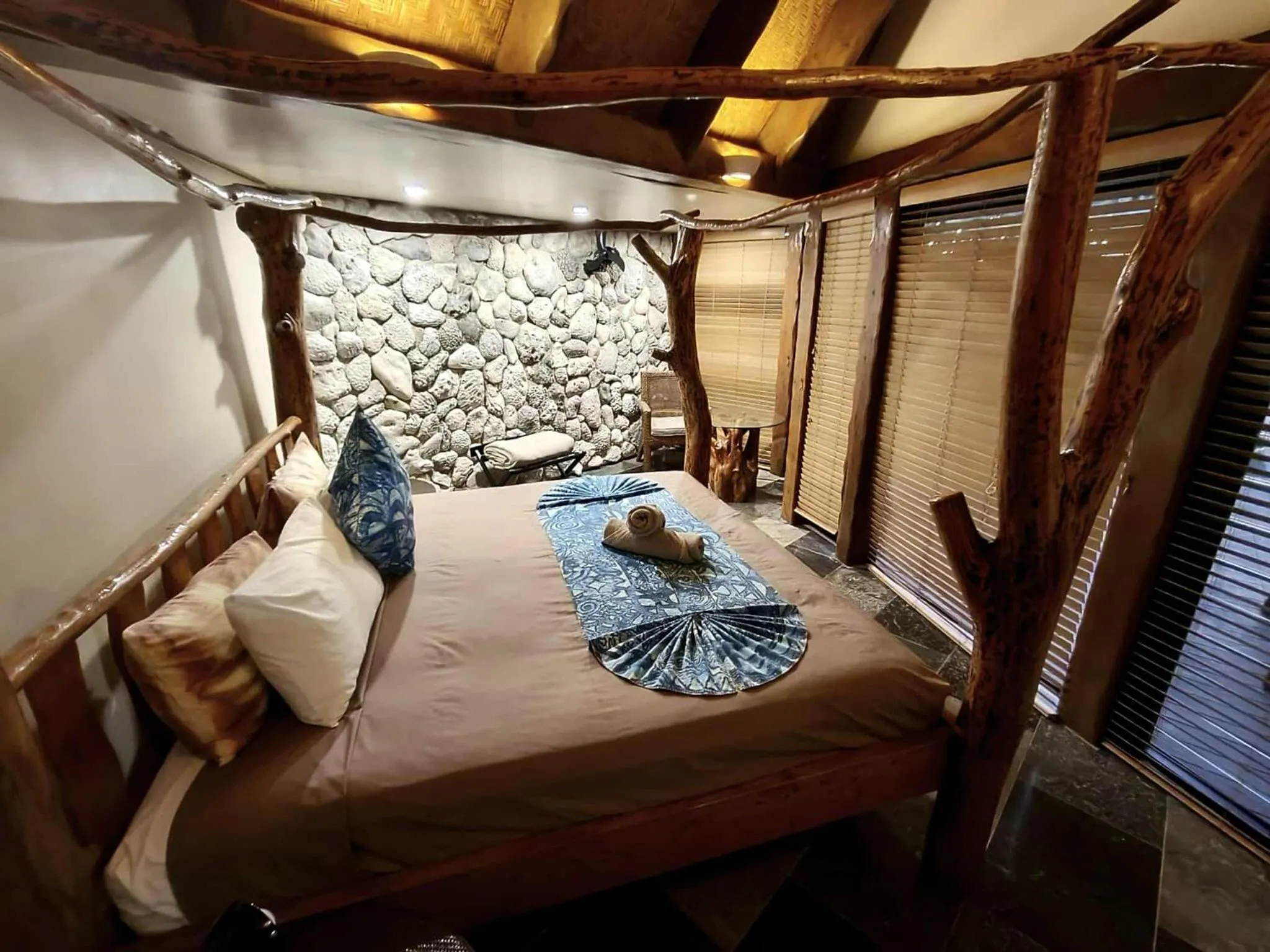 Bed in Aitutaki Escape