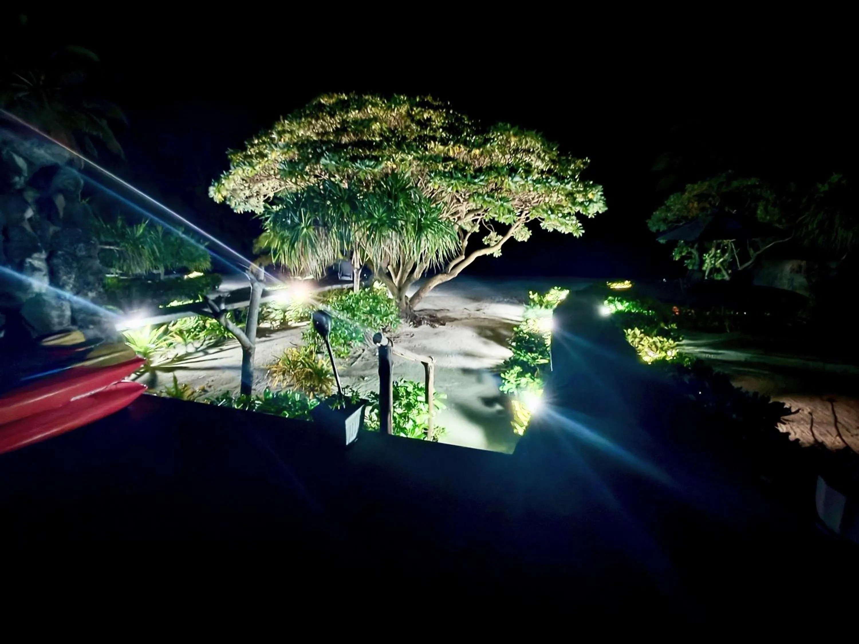 Night in Aitutaki Escape
