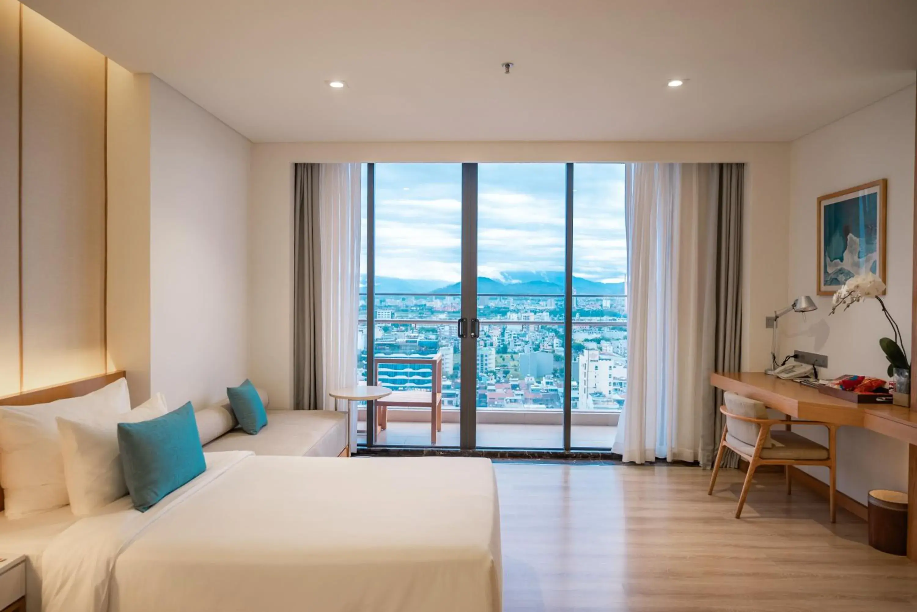 Premier Suite Twin City view with Balcony in TMS Hotel Da Nang Beach Premier Suite Twin City view with Balcony in TMS Hotel Da Nang Beach