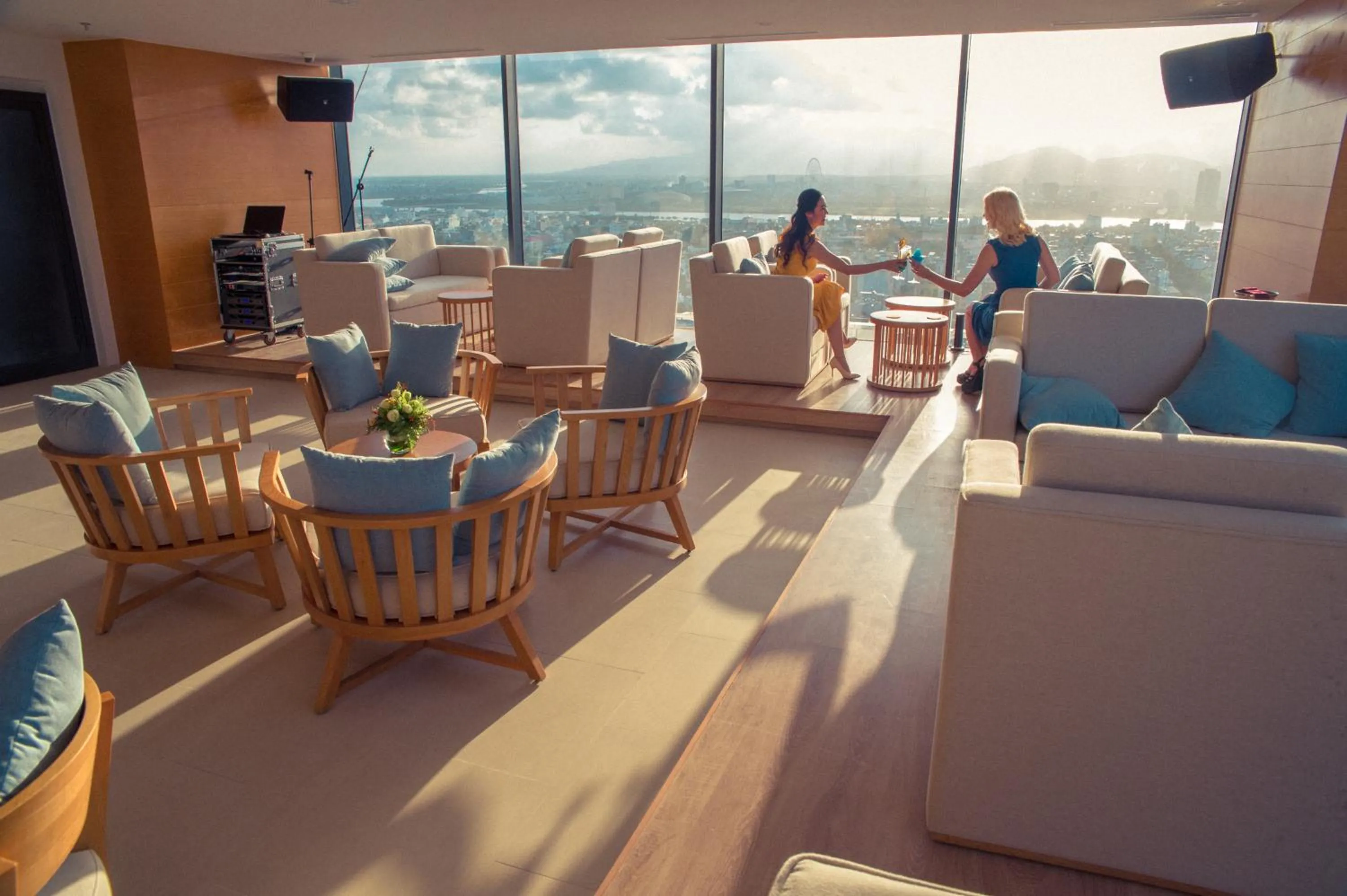 Lounge or bar in TMS Hotel Da Nang Beach