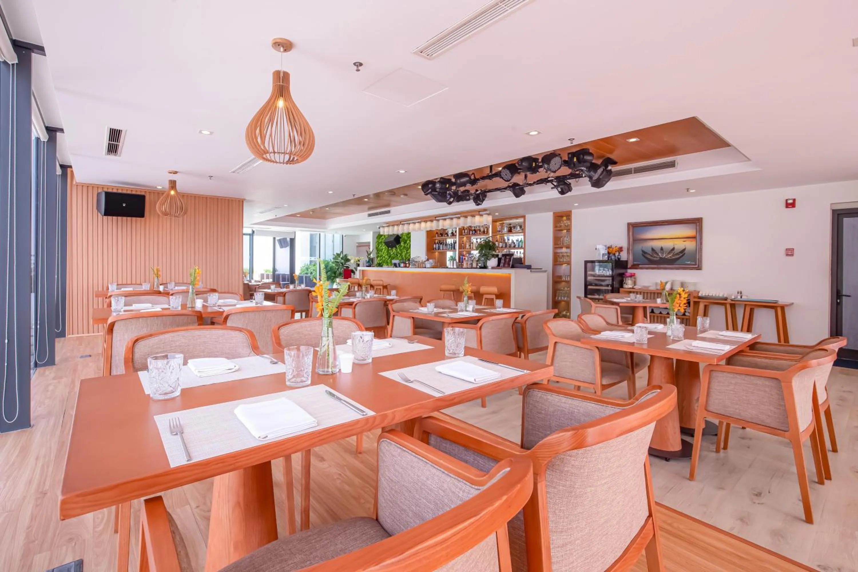 Lounge or bar in TMS Hotel Da Nang Beach