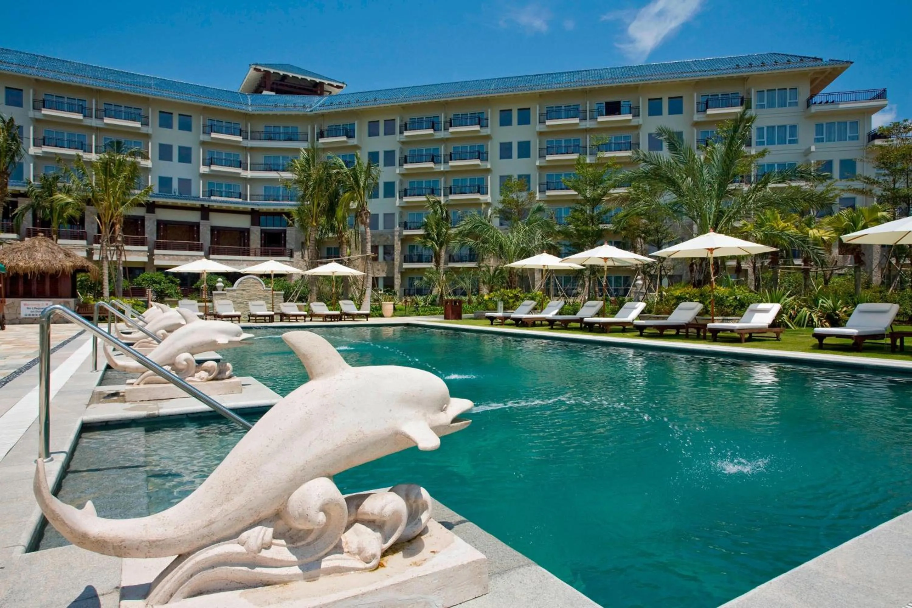 Swimming pool in Sheraton Huizhou Beach Resort