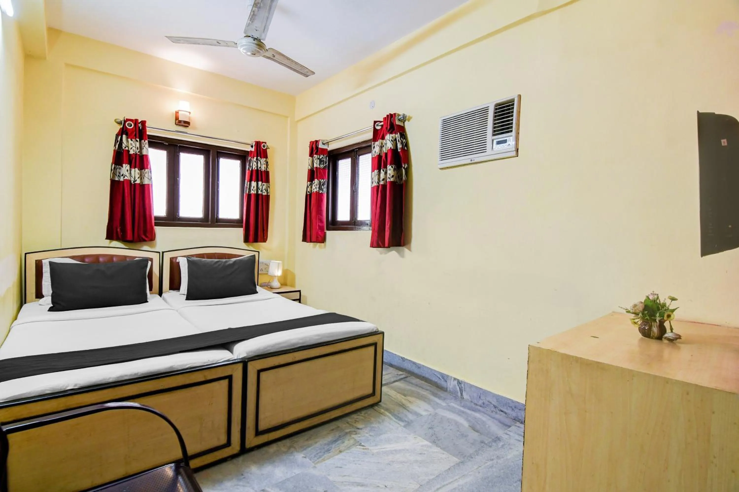 Bedroom, Bed in Super Hotel O Alipore Near Chetla Formerly Alipore Guest House