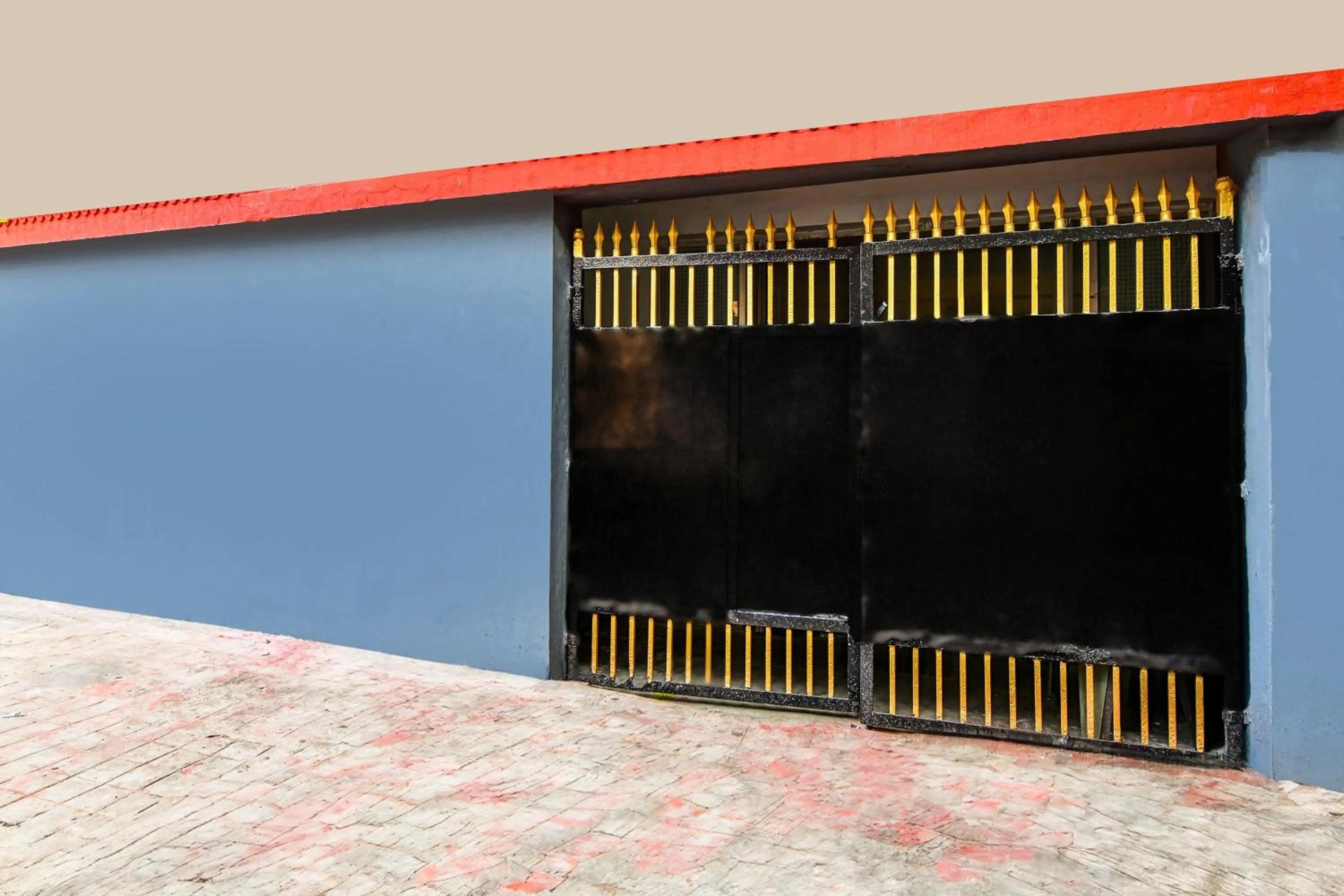 Facade/entrance in Super Hotel O Alipore Near Chetla Formerly Alipore Guest House