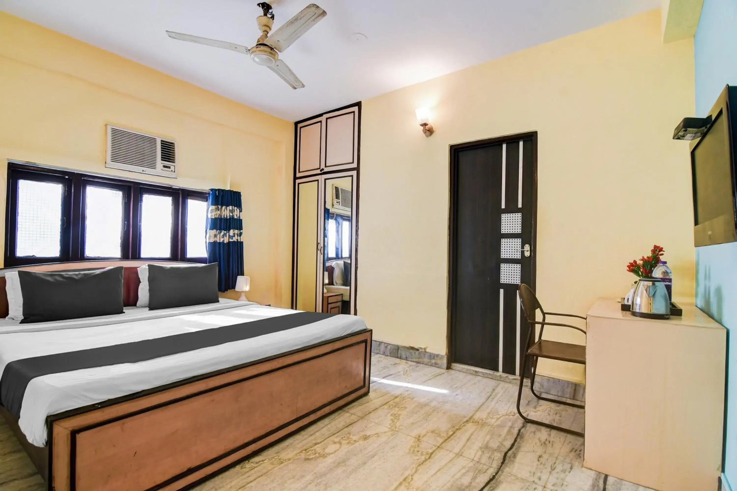 Classic Triple Room - single occupancy in Super Hotel O Alipore Near Chetla Formerly Alipore Guest House Classic Triple Room - single occupancy in Super Hotel O Alipore Near Chetla Formerly Alipore Guest House