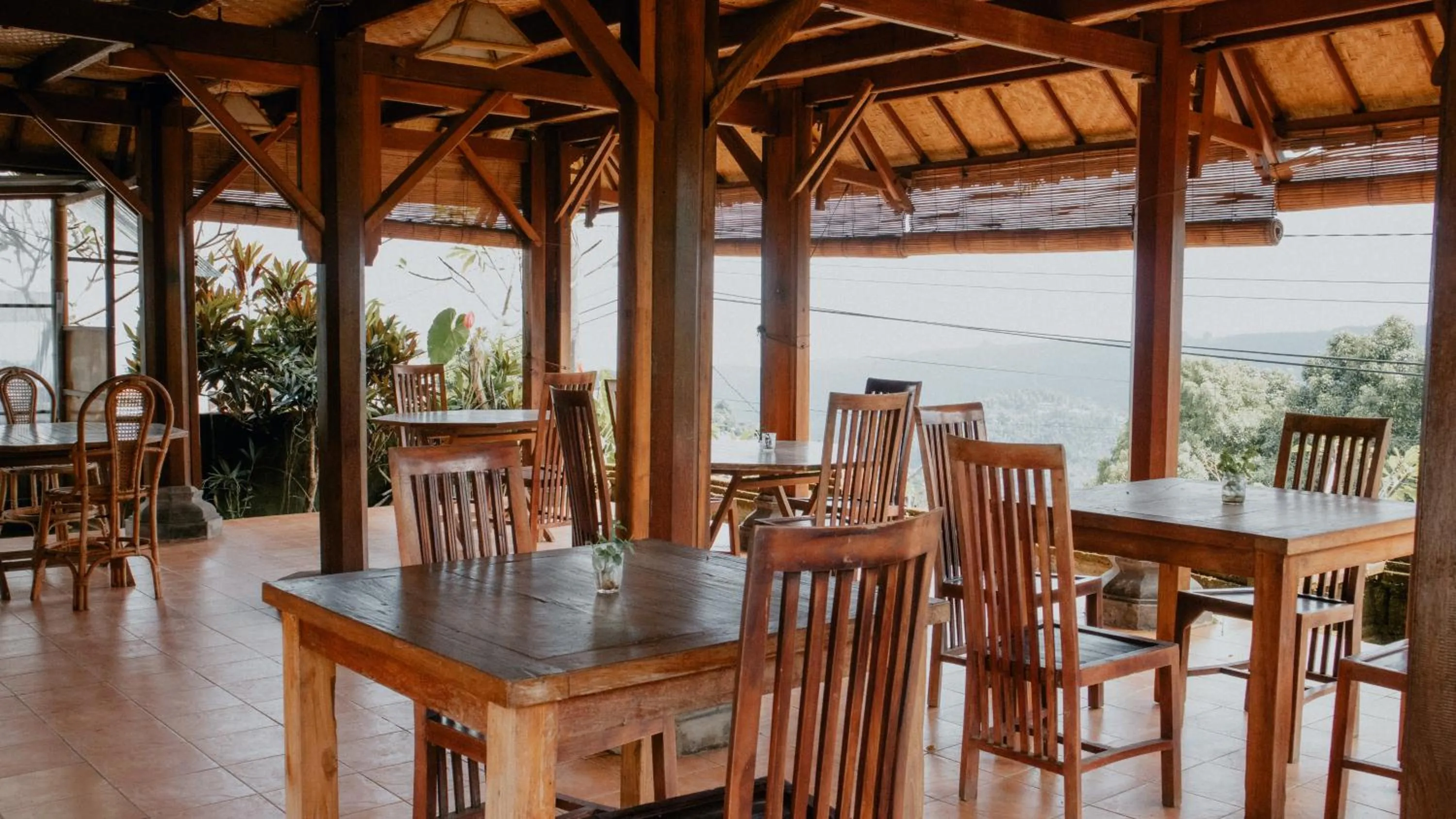 Restaurant/places to eat in Puri Sunny Munduk , North Bali