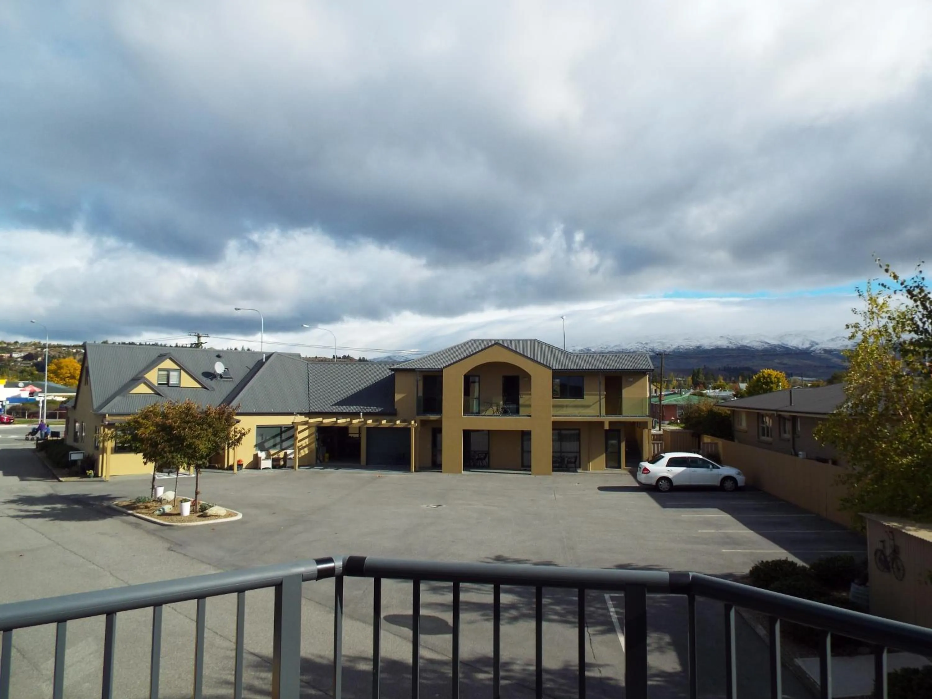 Property building in Avenue Motel