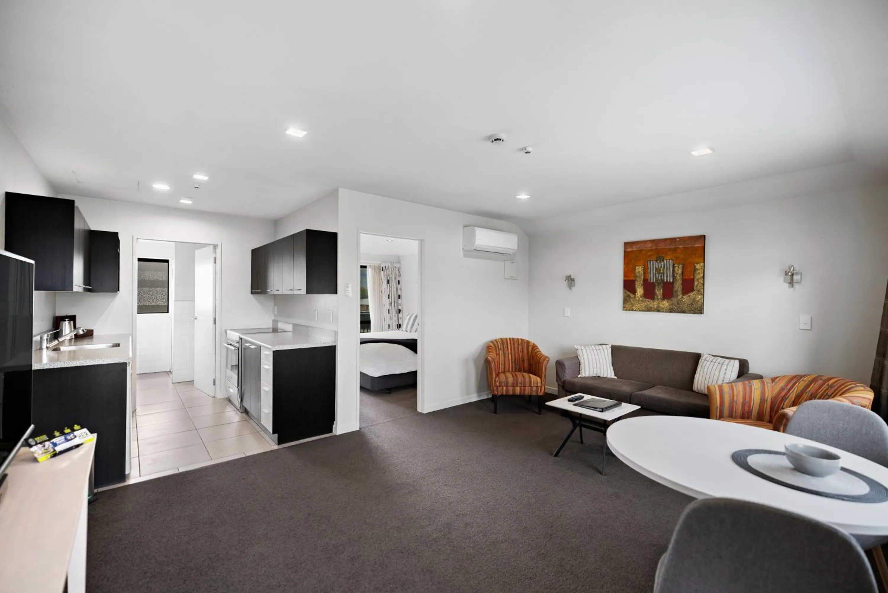 Photo of the whole room in Avenue Motel