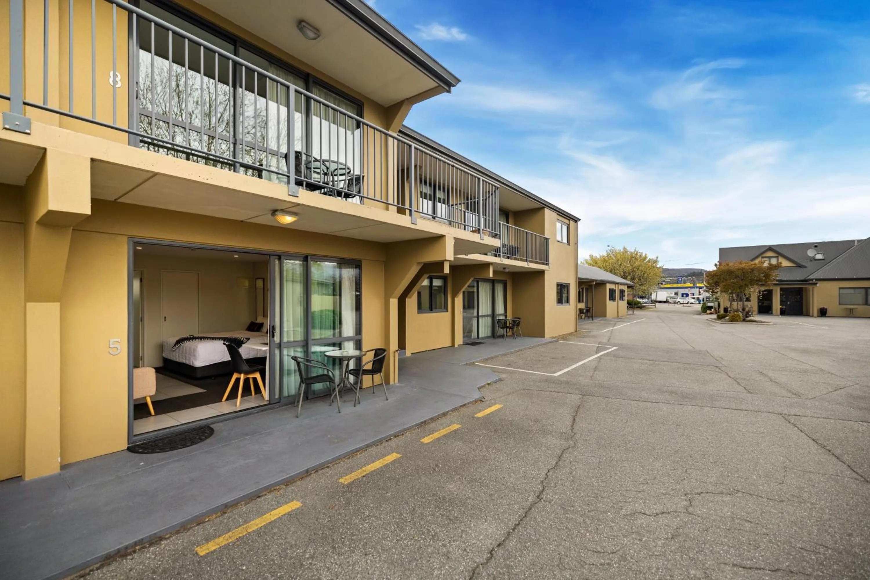 Property building in Avenue Motel