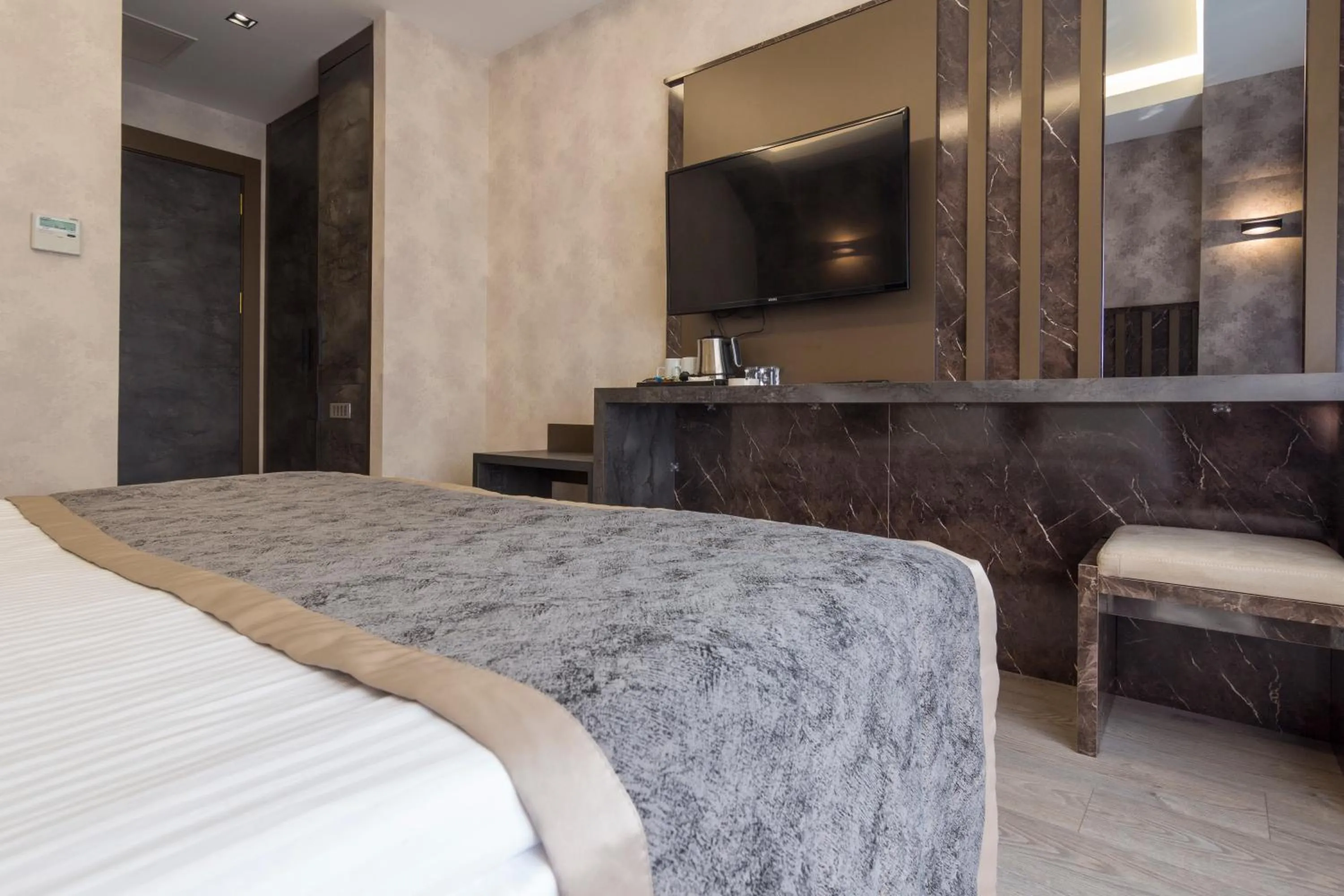 TV and multimedia, Bed in Ankara Royal Hotel