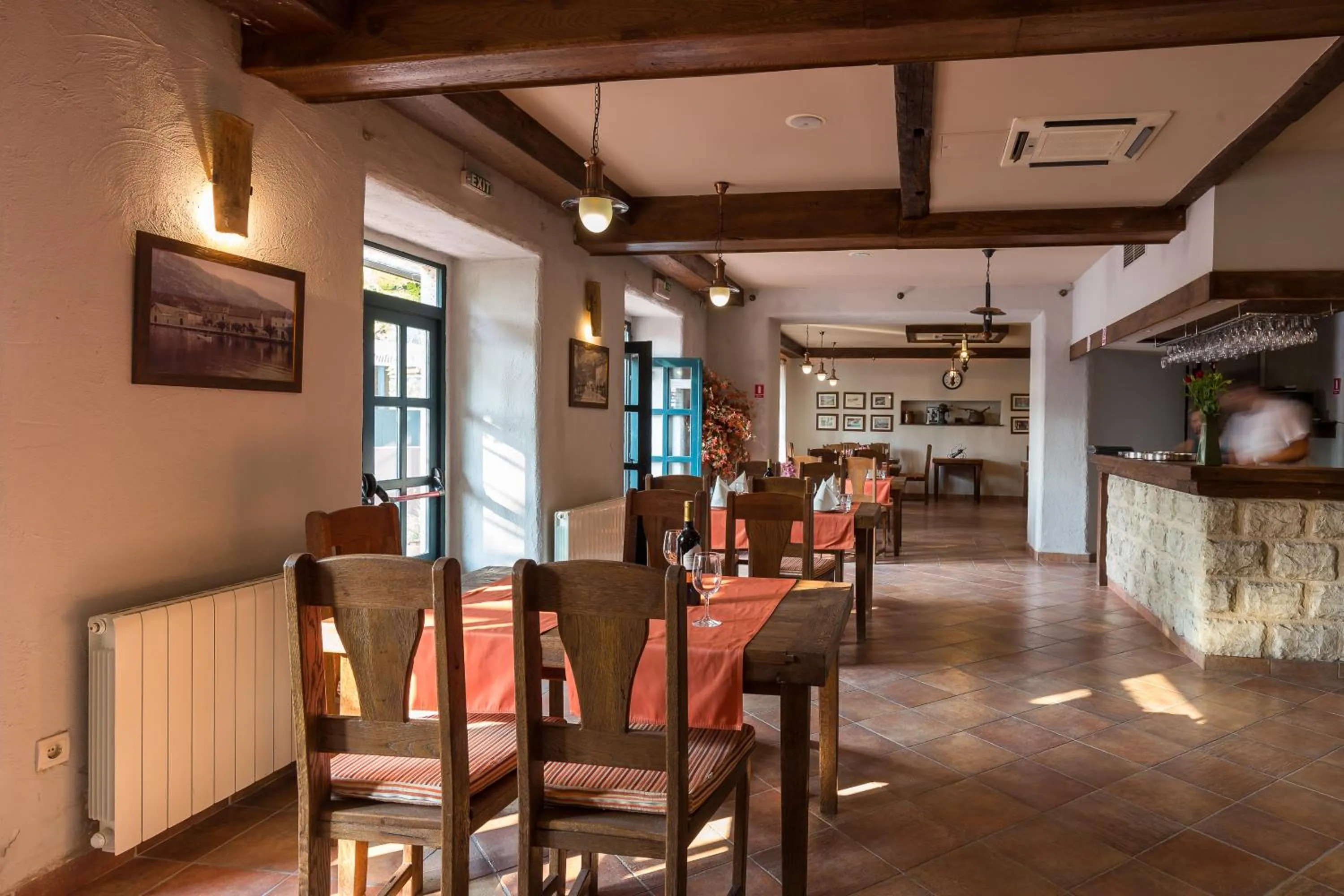 Dining area in Hotel Vimbula - Komolac