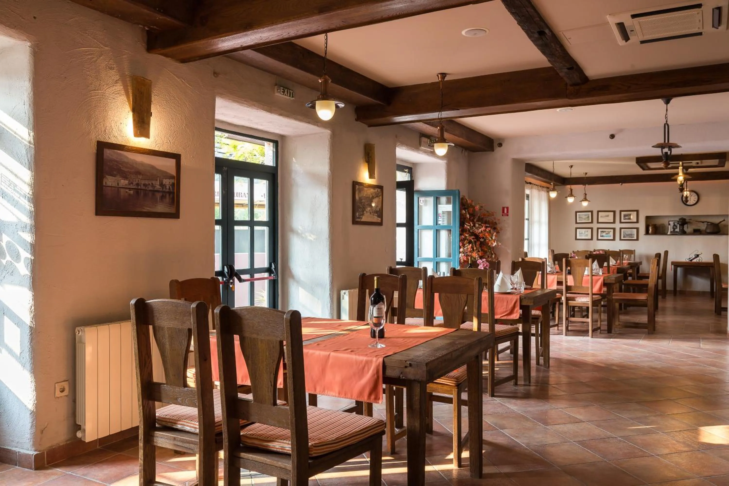 Dining area in Hotel Vimbula - Komolac