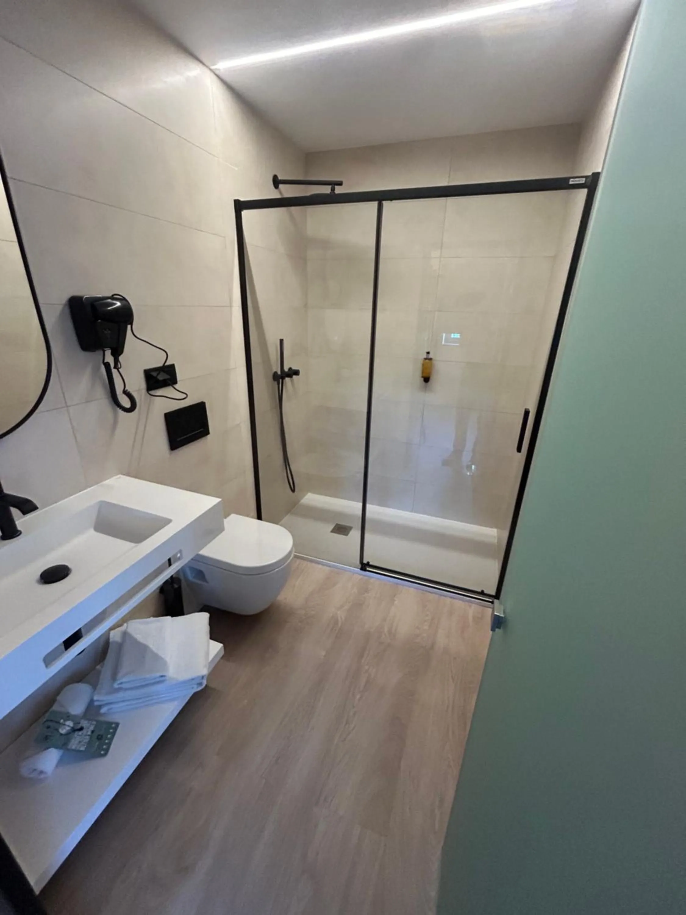 Bathroom in AP Maria Nova Lounge - Adults Friendly