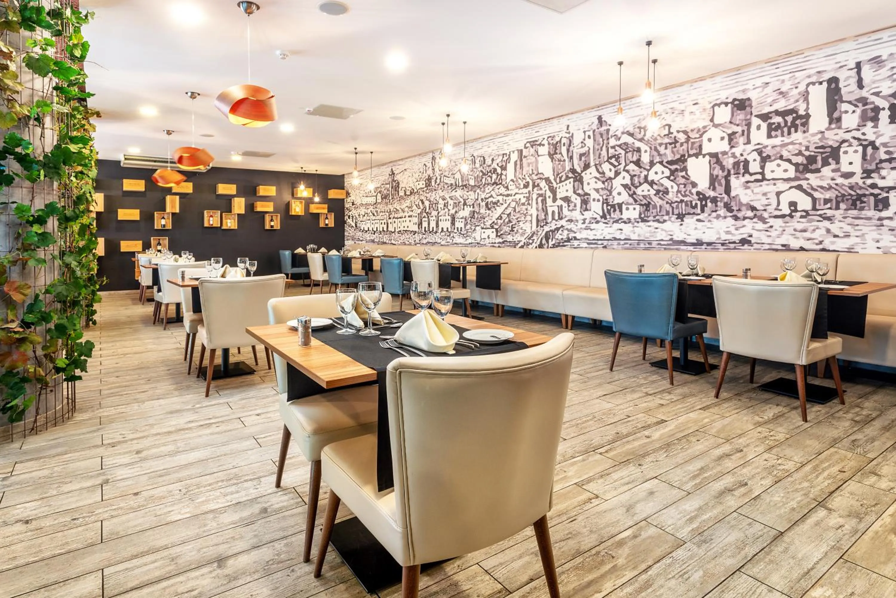 Restaurant/places to eat in AP Maria Nova Lounge - Adults Friendly