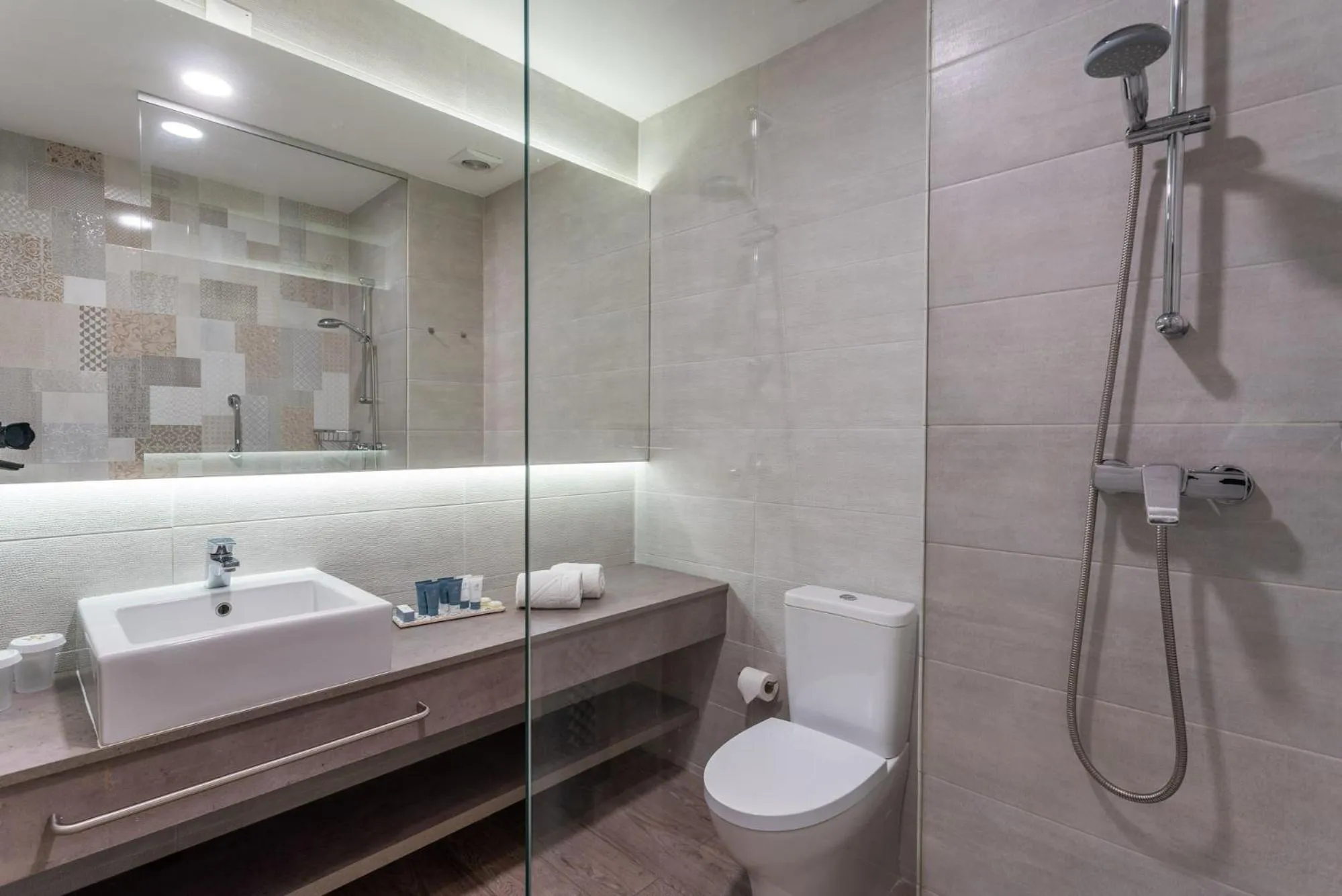 Bathroom in AP Maria Nova Lounge - Adults Friendly