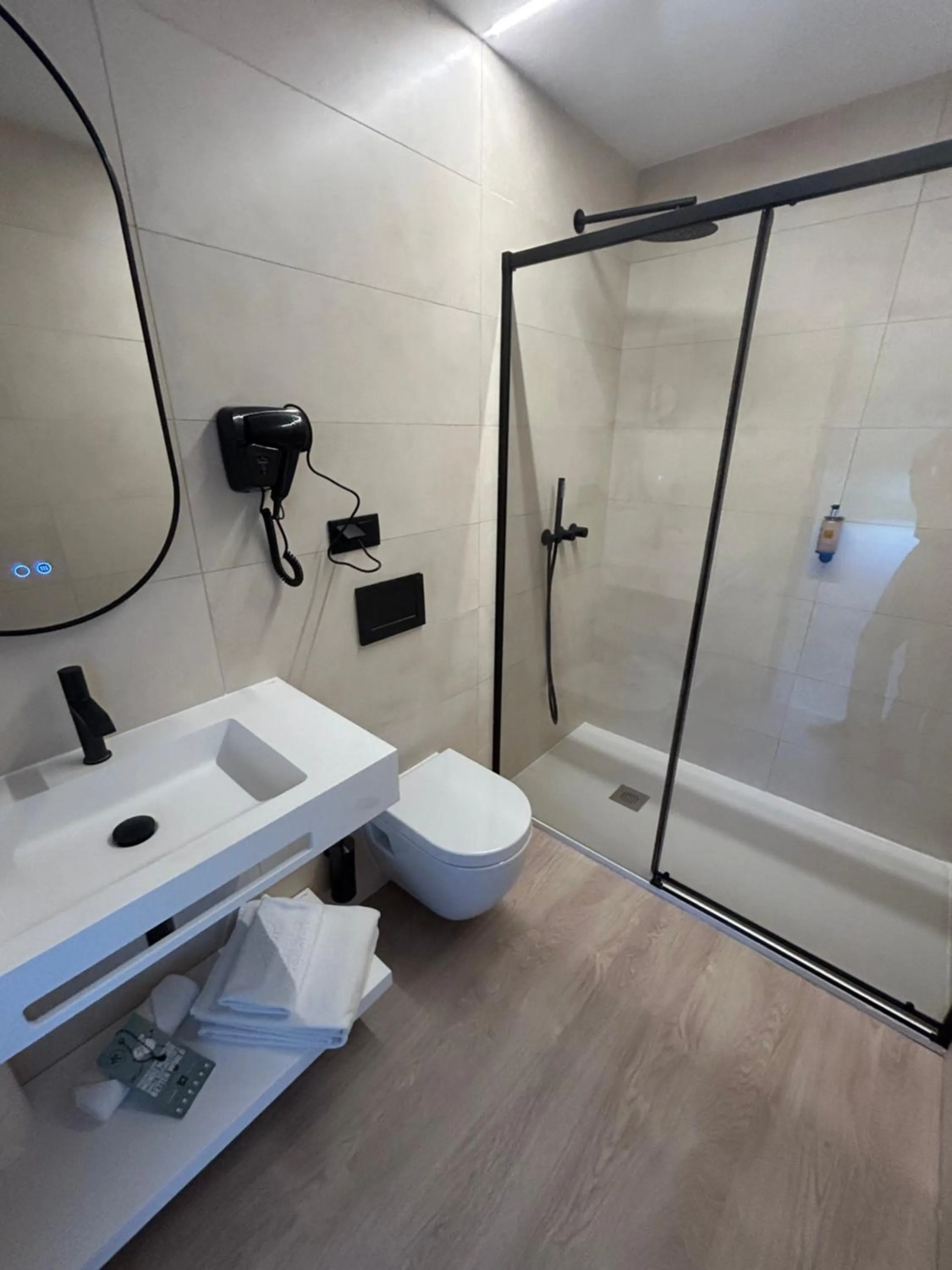 Bathroom in AP Maria Nova Lounge - Adults Friendly