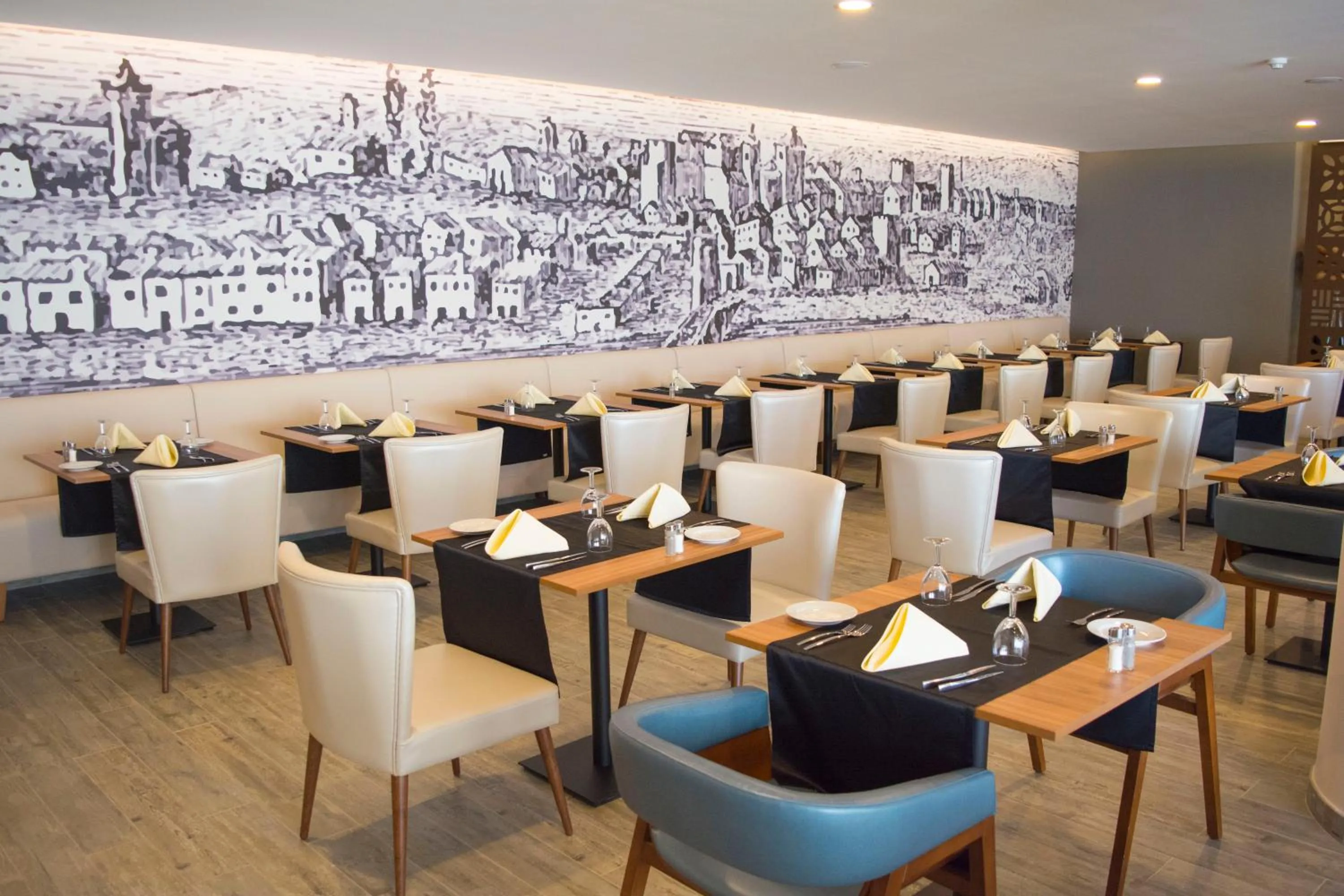Restaurant/places to eat in AP Maria Nova Lounge - Adults Friendly